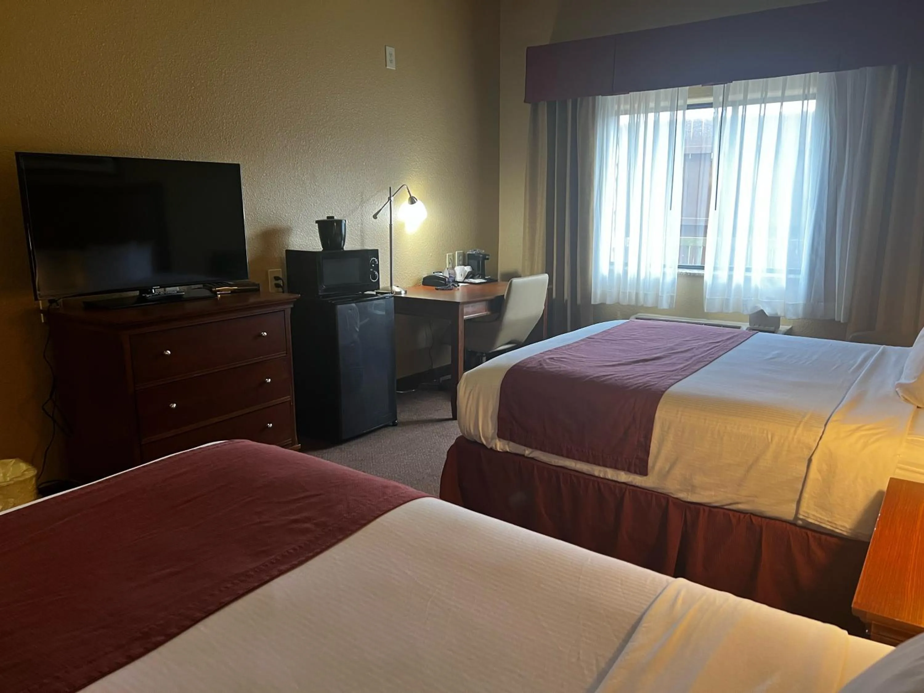 TV and multimedia, Bed in Baymont by Wyndham Cuero