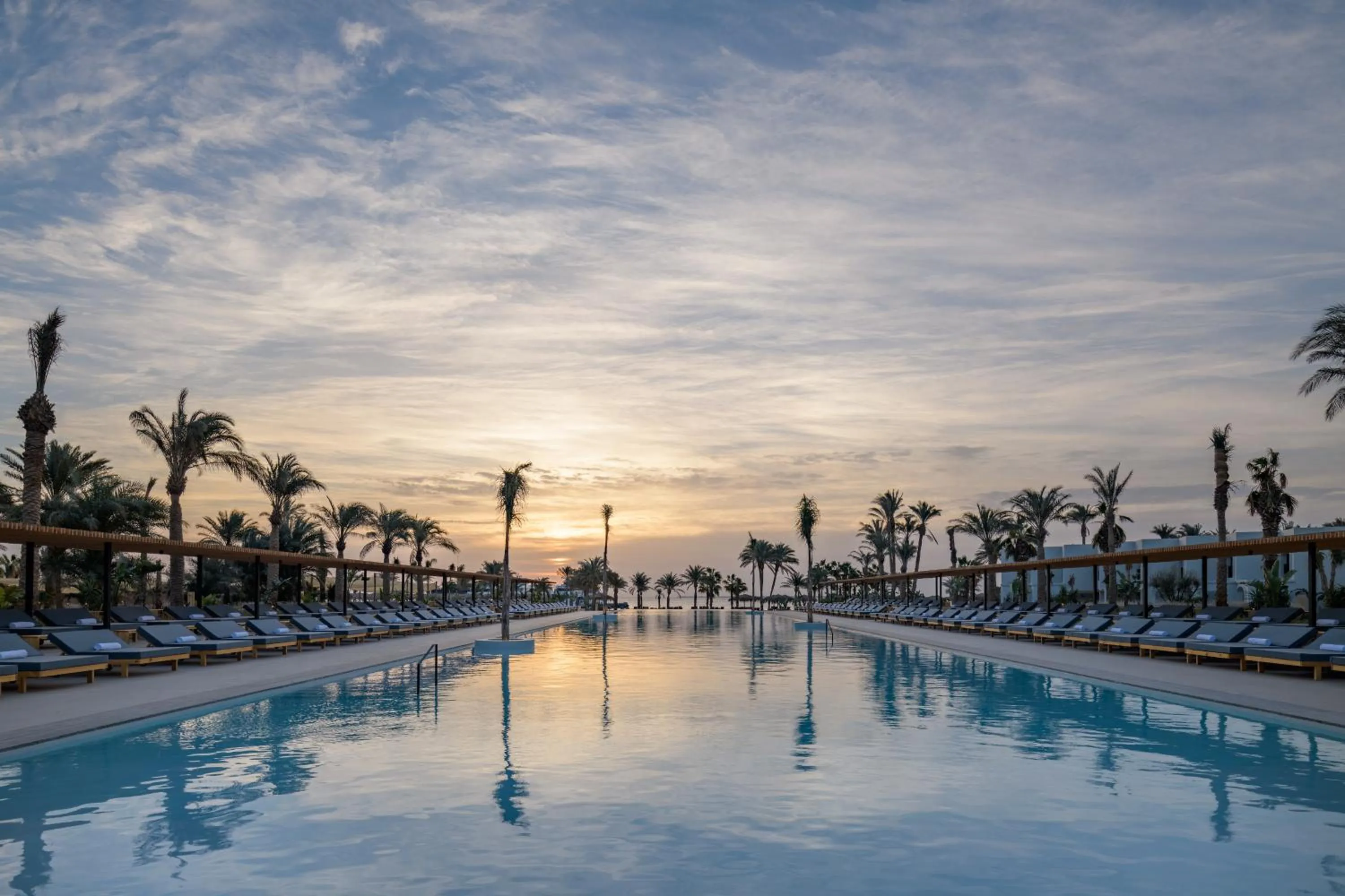 Swimming pool in Serry Beach Resort