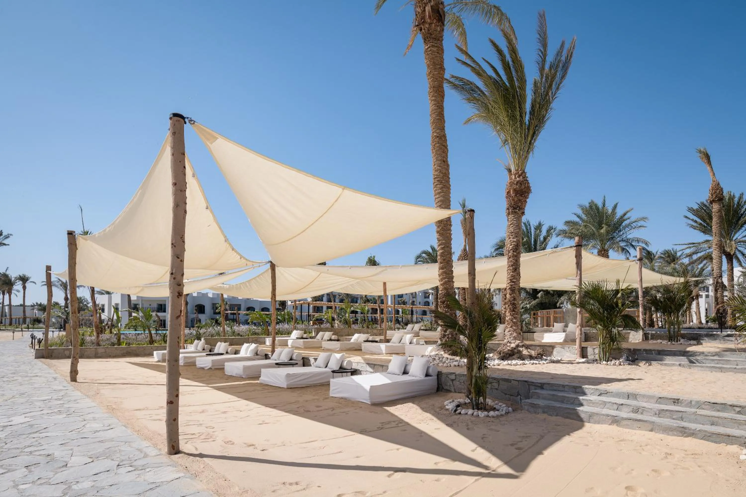 Restaurant/places to eat in Serry Beach Resort