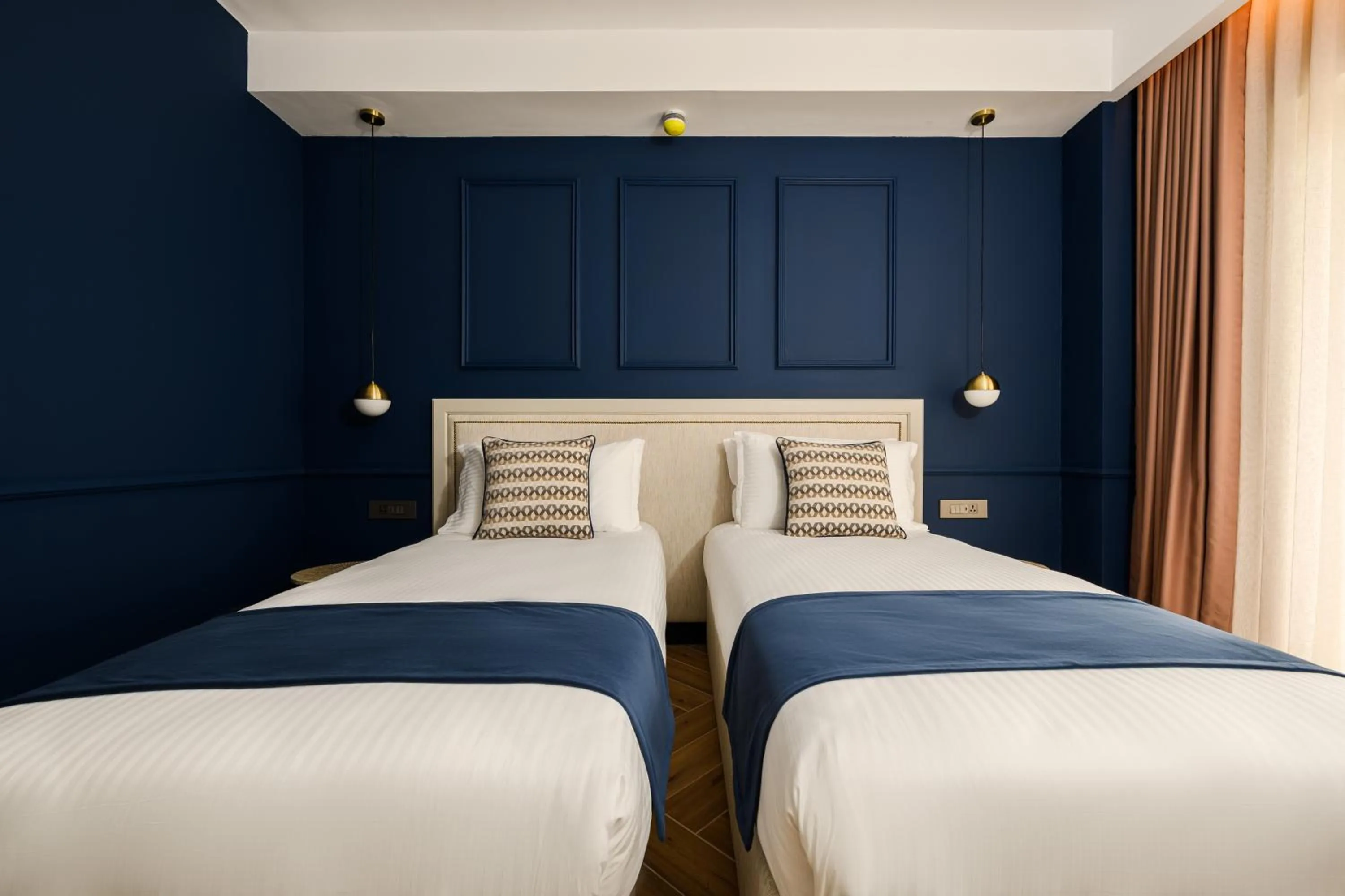 Property building, Bed in XVI Suites - Adults Only