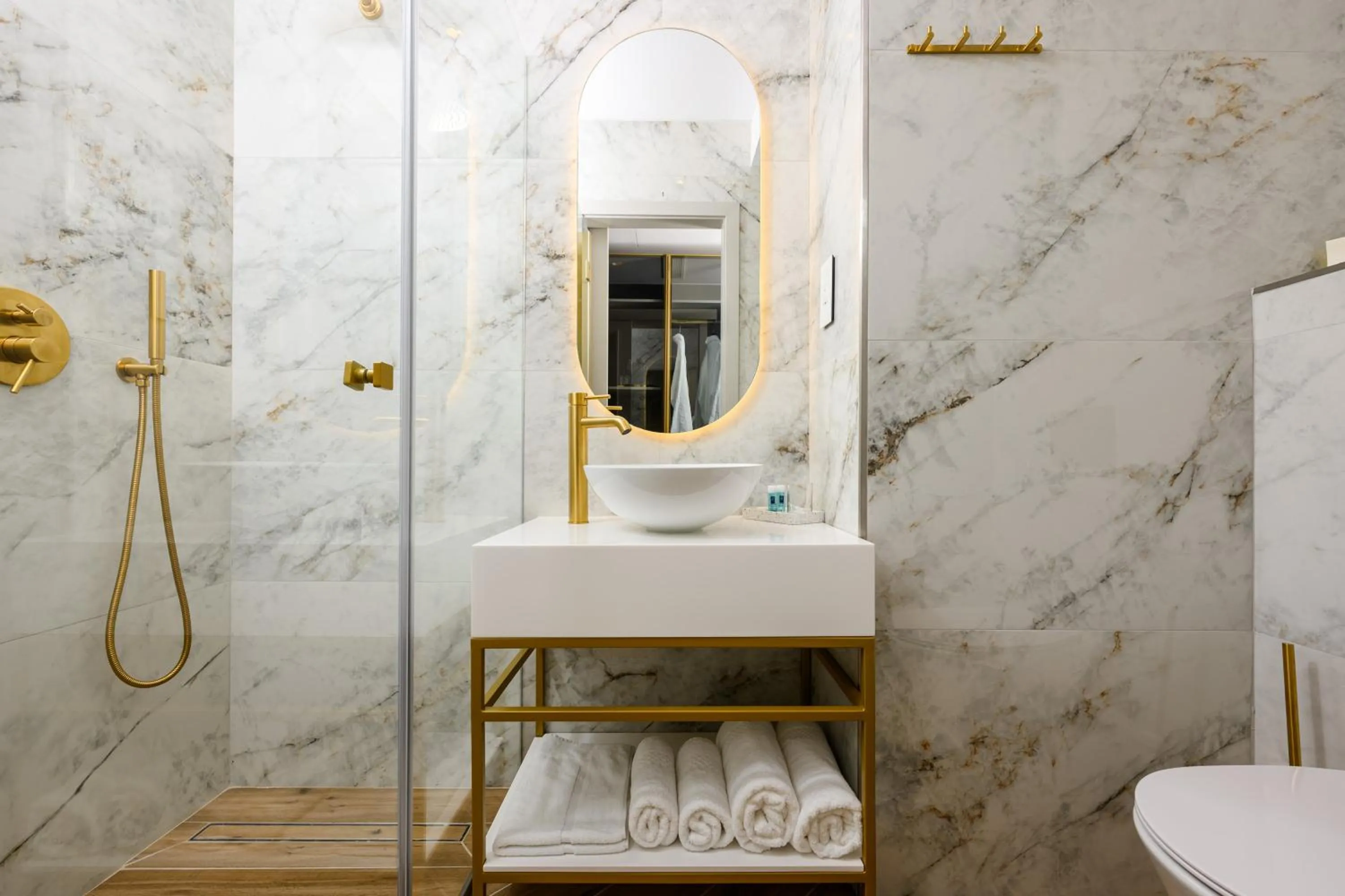 Shower in XVI Suites - Adults Only