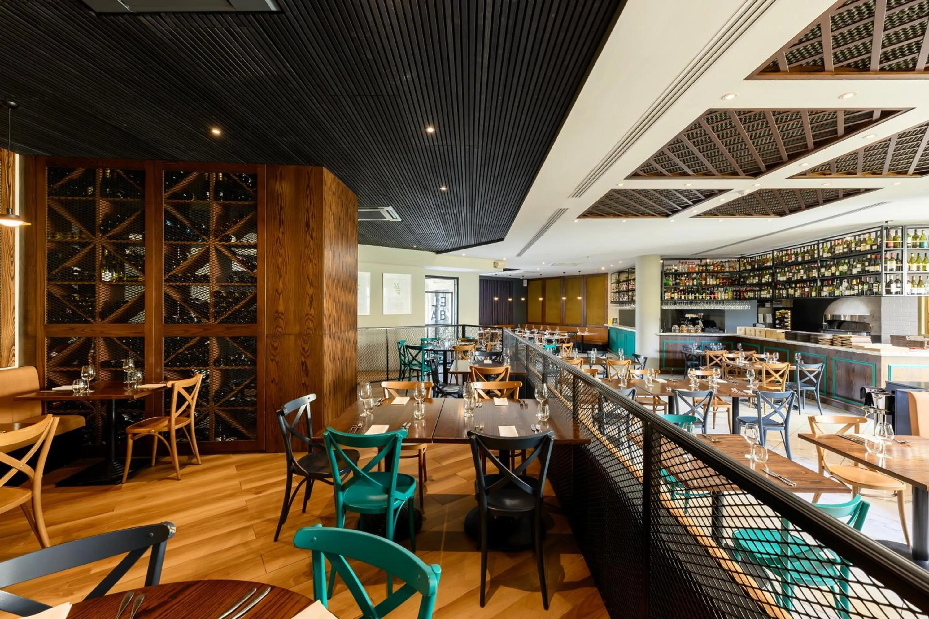 Restaurant/places to eat in XVI Suites - Adults Only