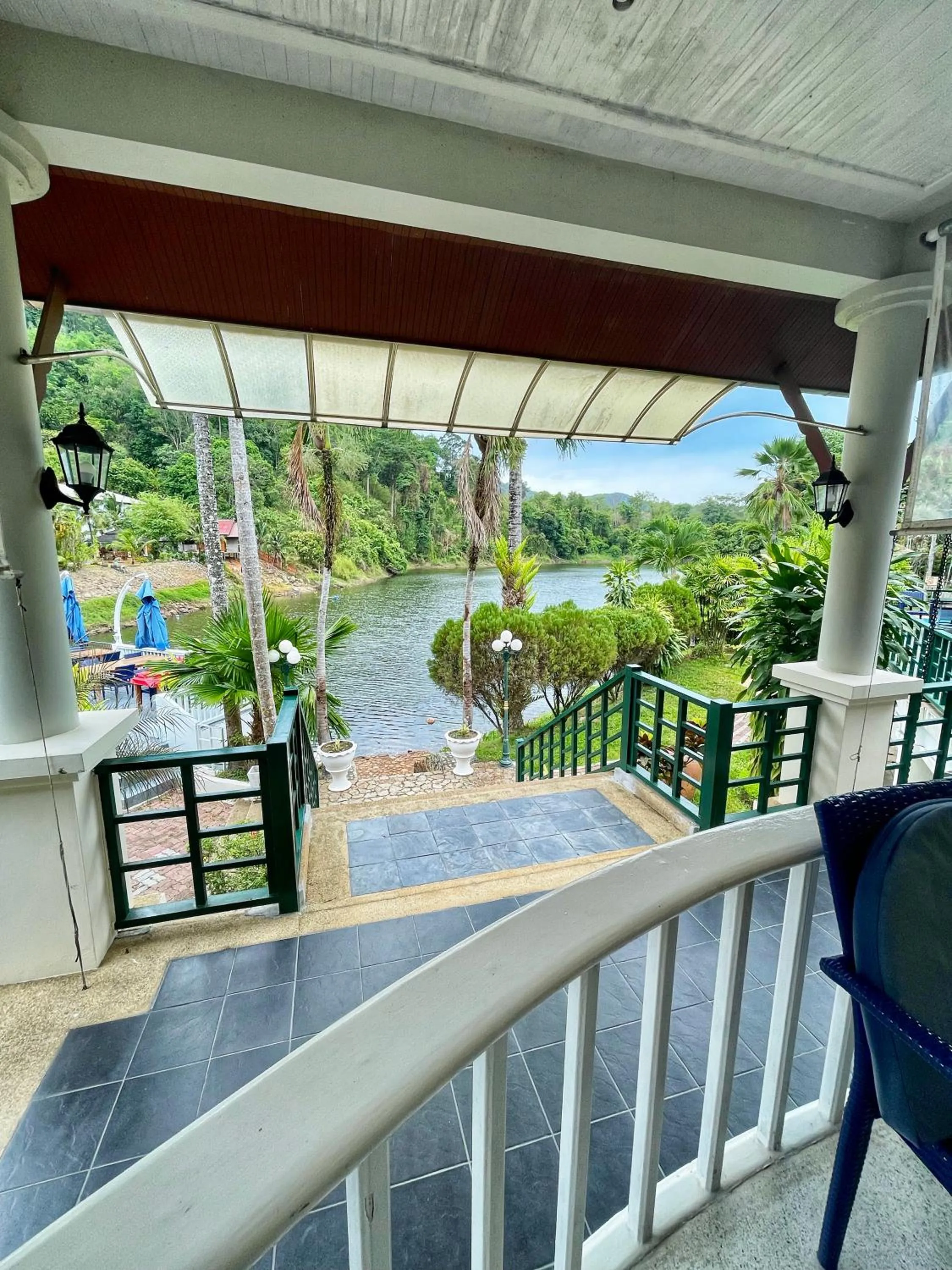 Restaurant/places to eat in Serenity Lakeside Resort