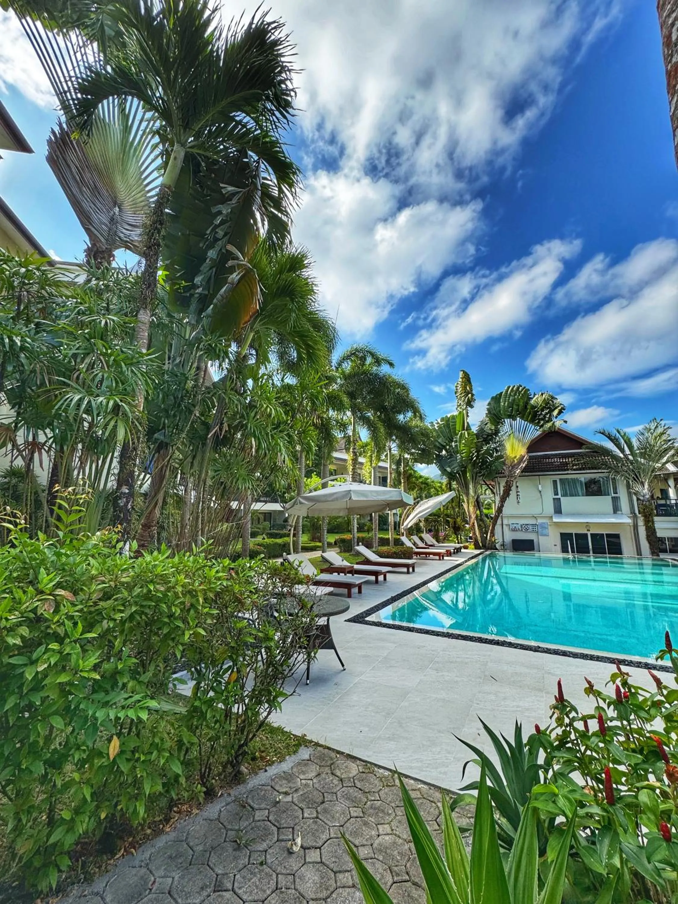Swimming pool in Serenity Lakeside Resort