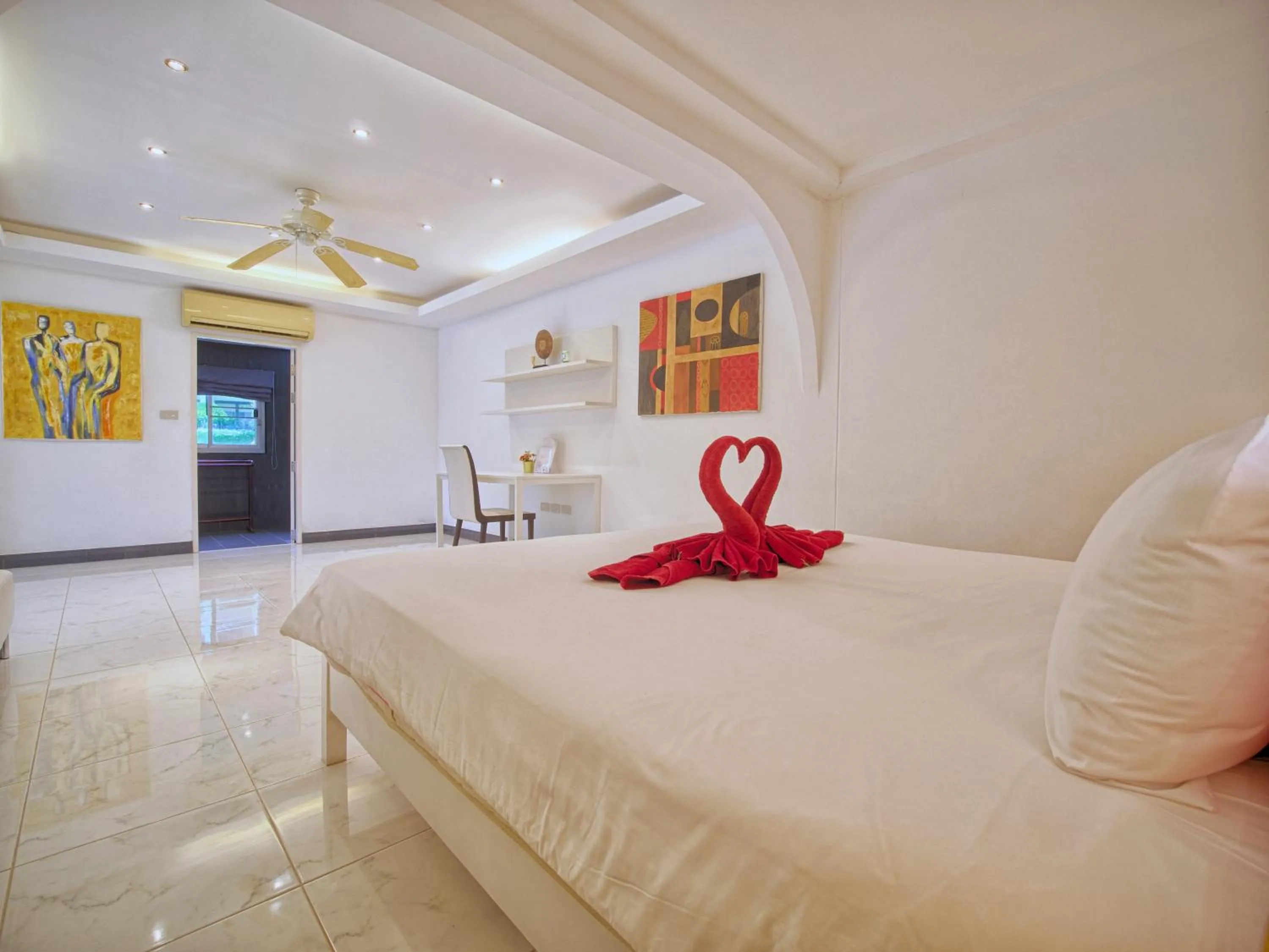 Bed in Serenity Lakeside Resort