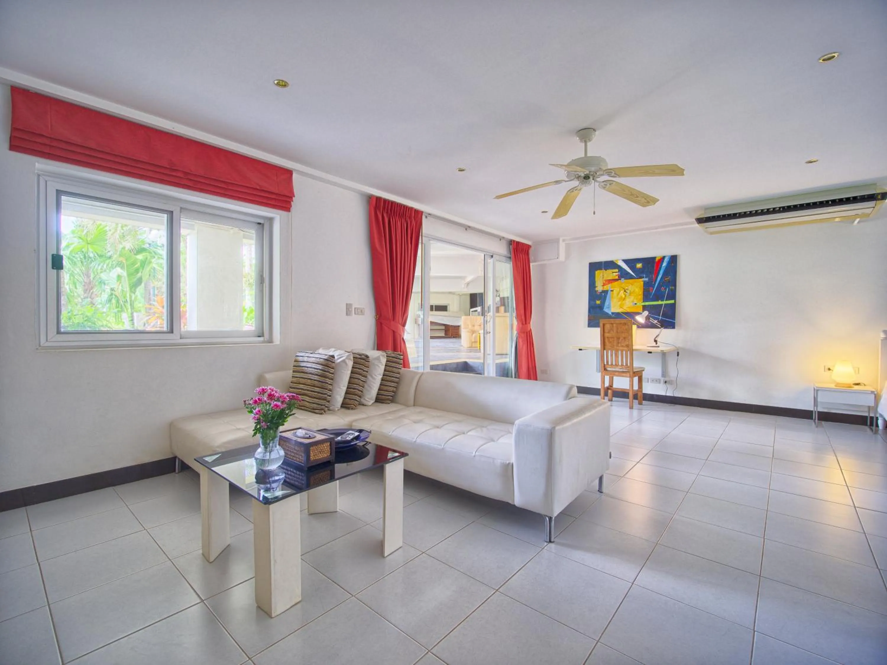 Living room, Bed in Serenity Lakeside Resort