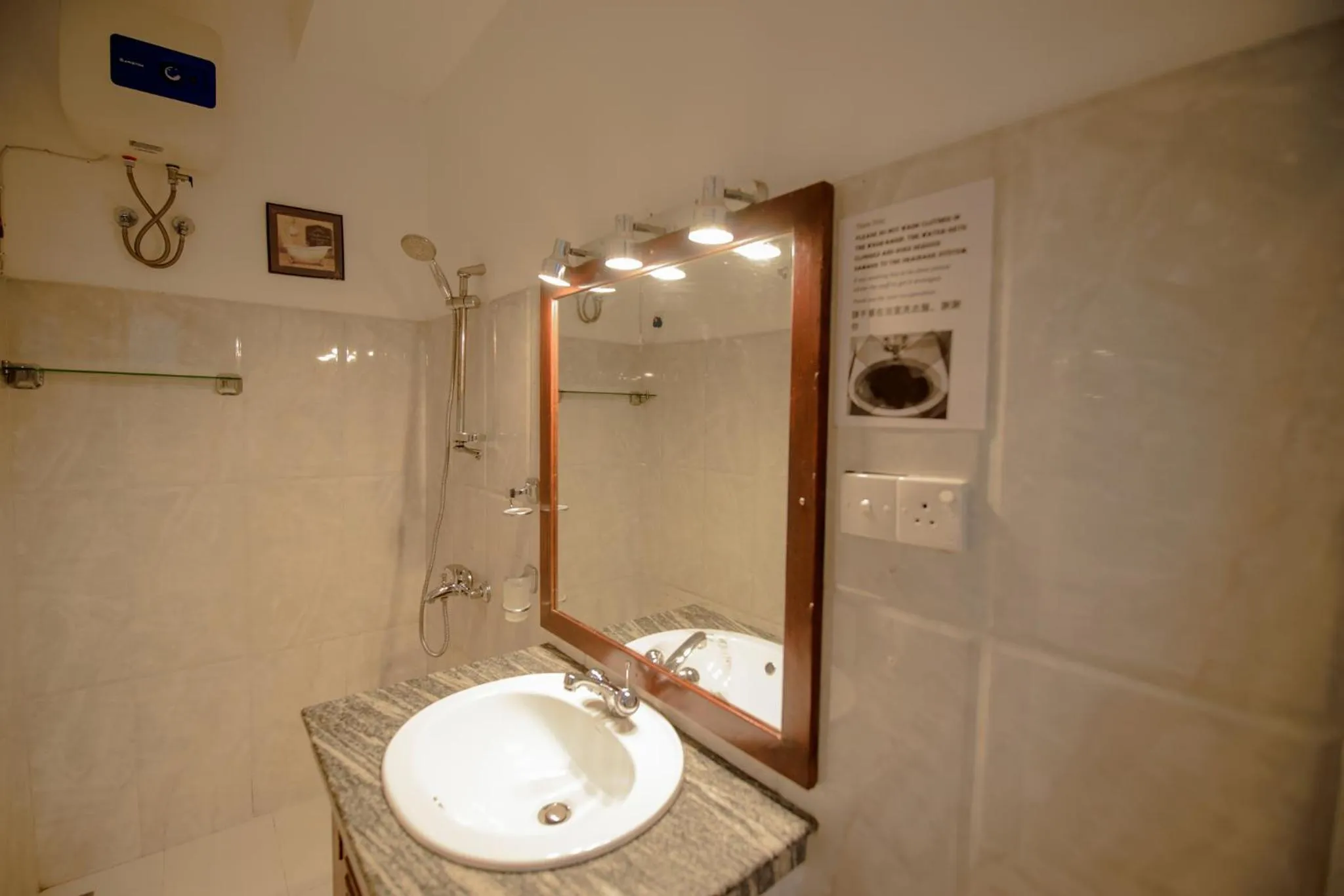 Shower in Muhsin Villa - Galle Fort