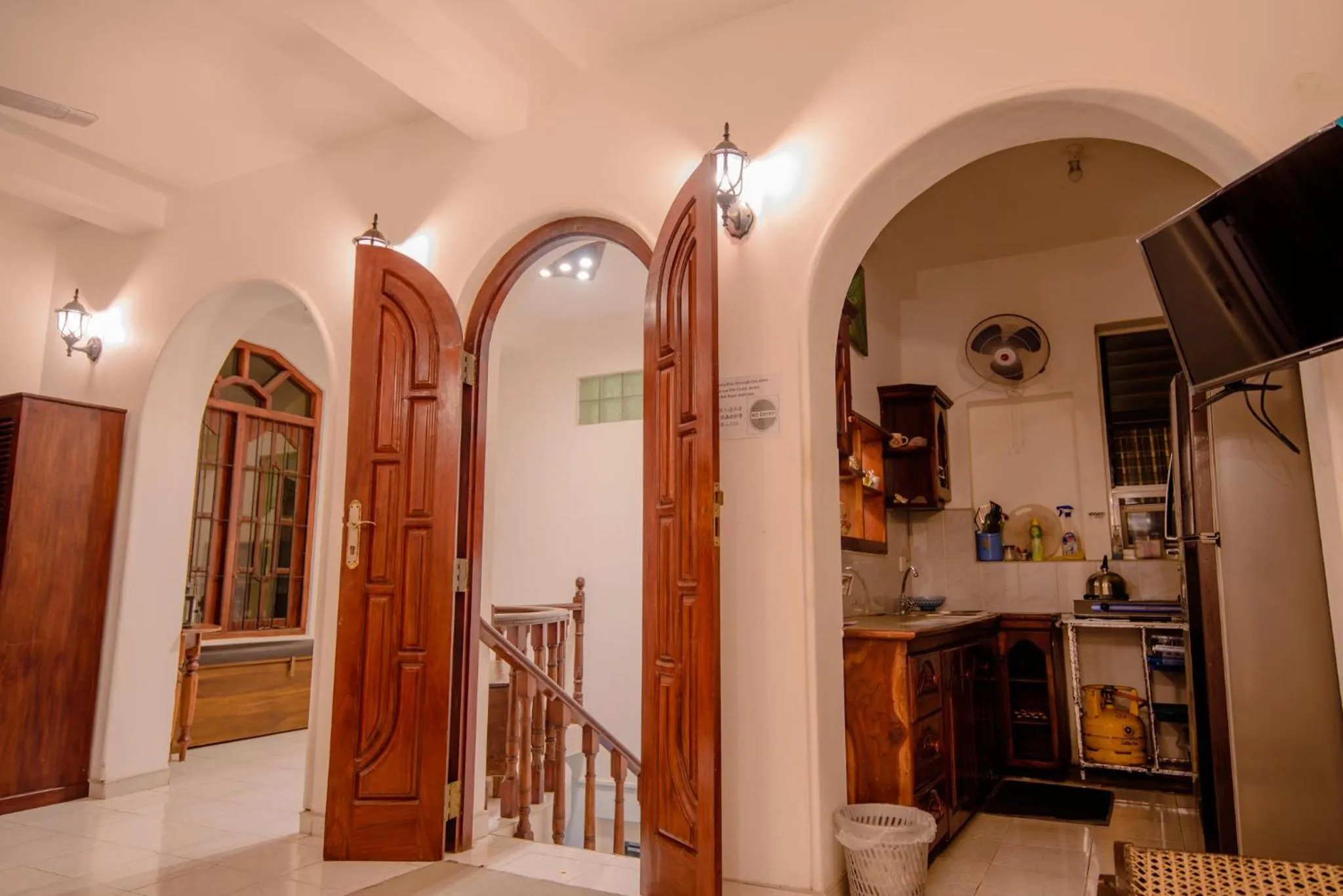 Communal lounge/ TV room in Muhsin Villa - Galle Fort