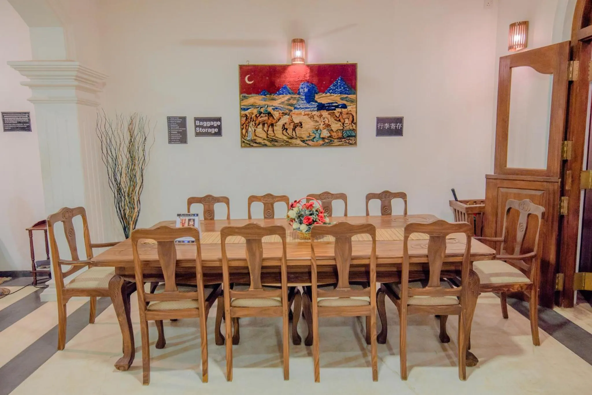 Communal lounge/ TV room in Muhsin Villa - Galle Fort