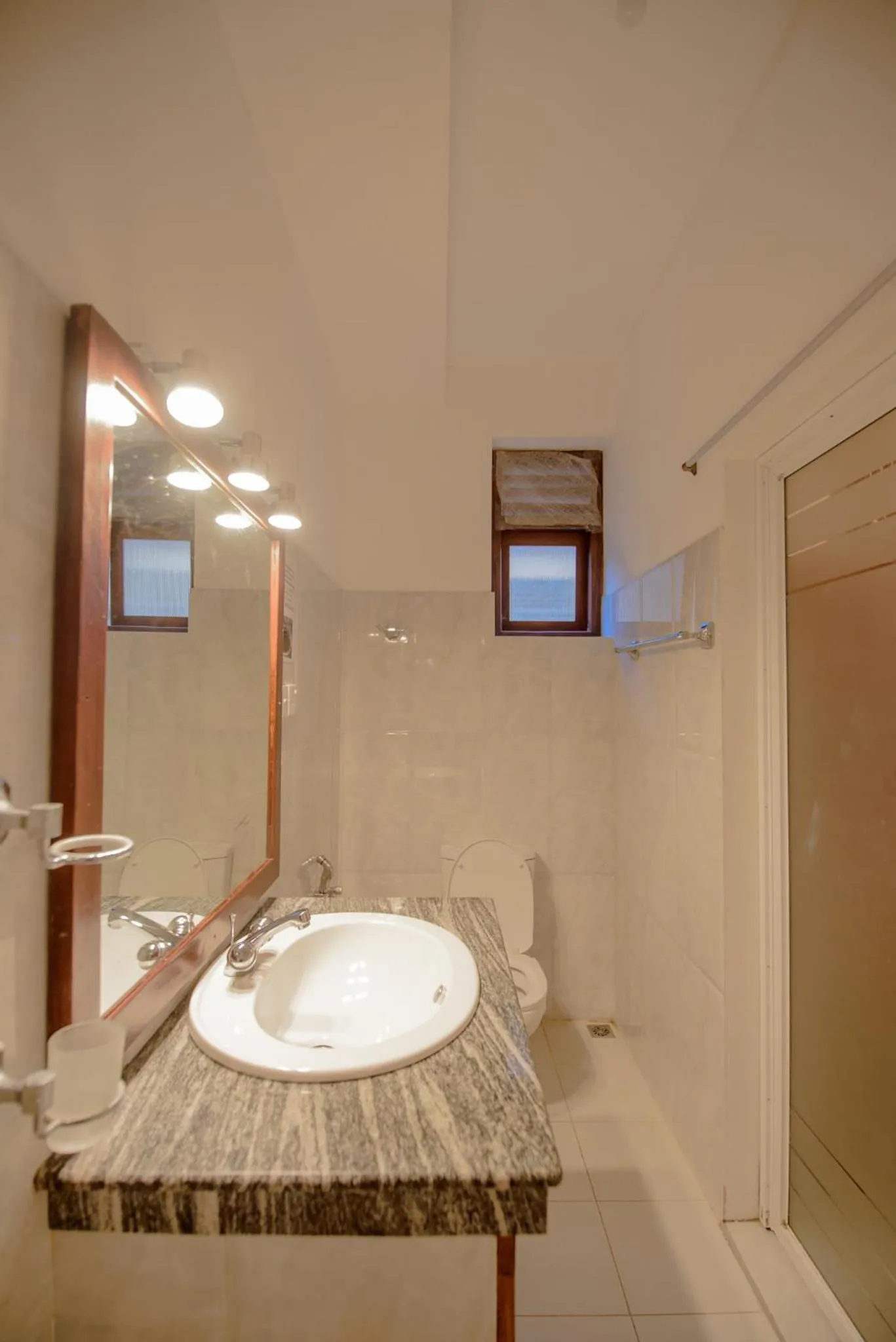 Toilet in Muhsin Villa - Galle Fort