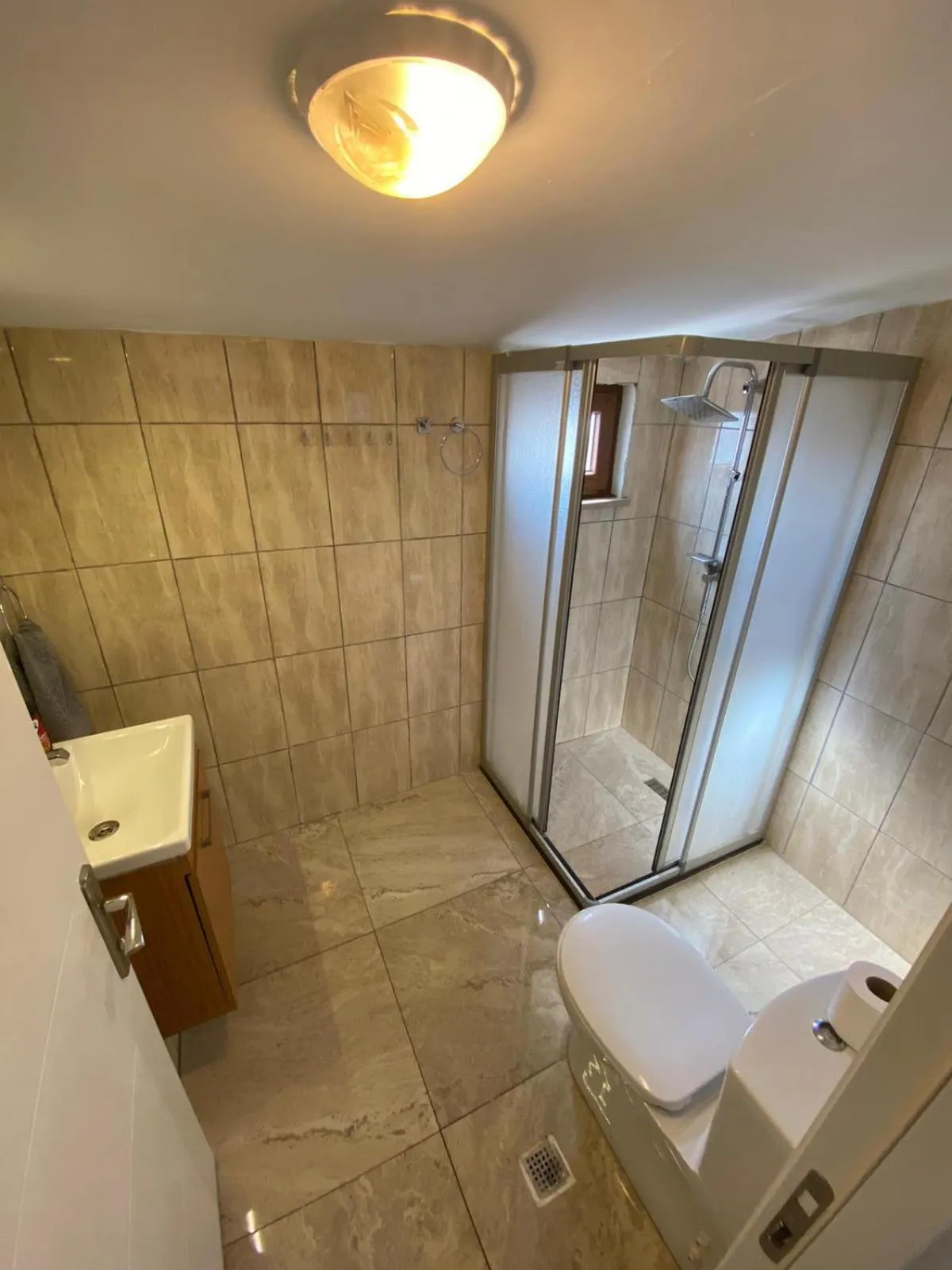Shower in Elegance Suites
