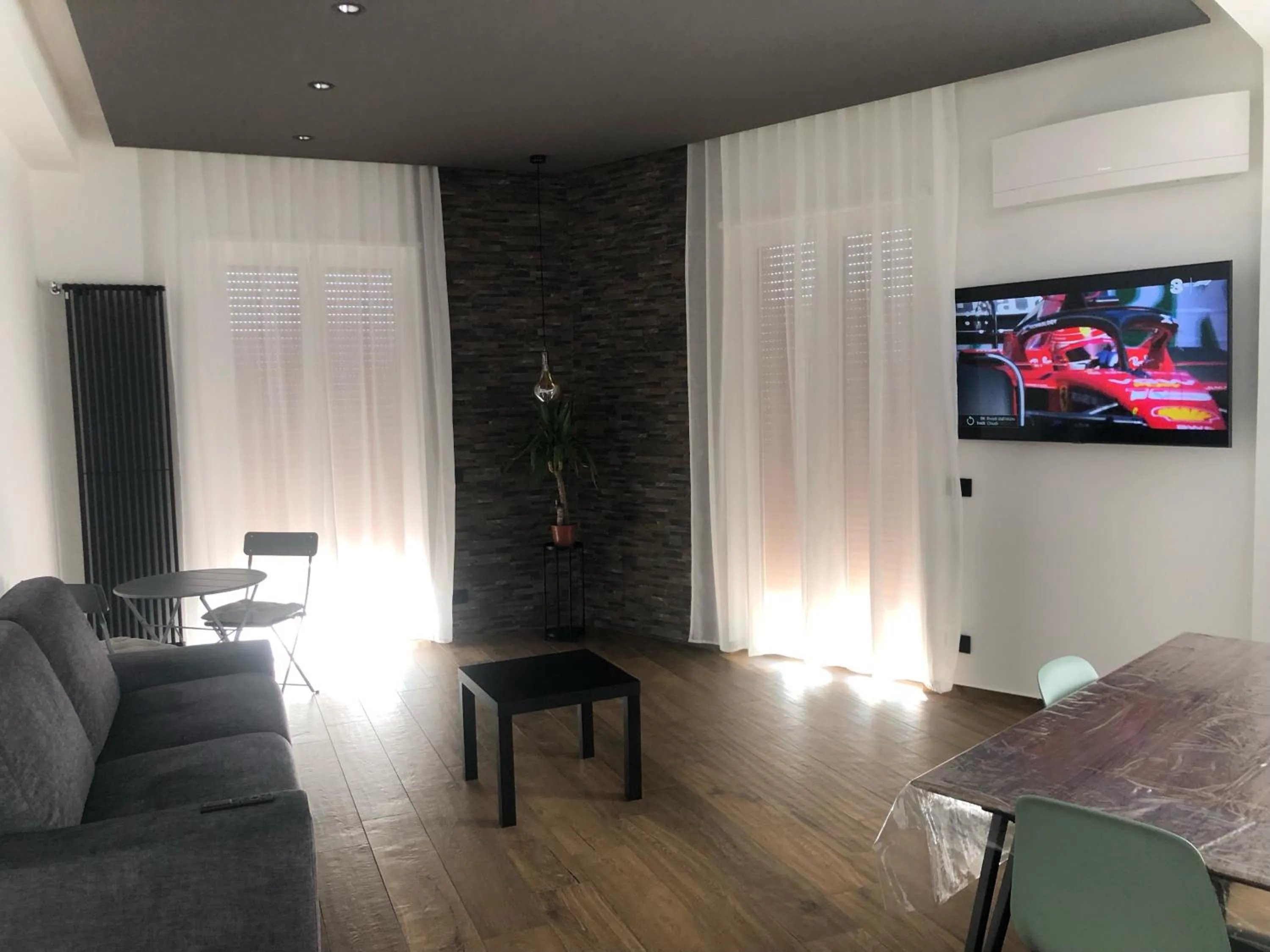 Two-Bedroom Apartment in BorgiaRooms Luxury Apartment