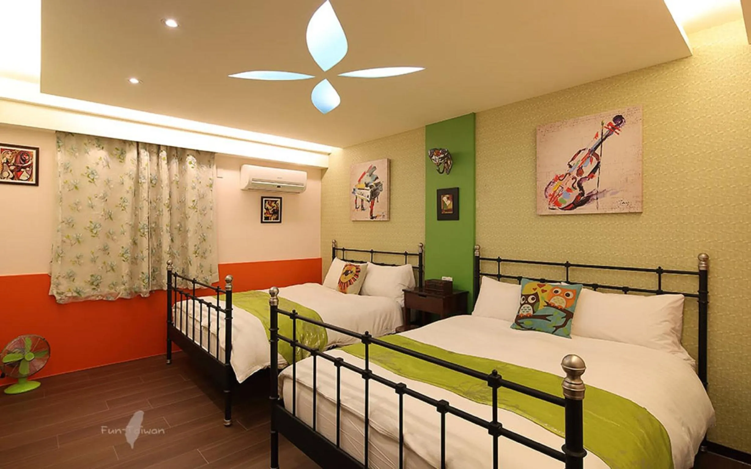 Photo of the whole room, Bed in Park 61