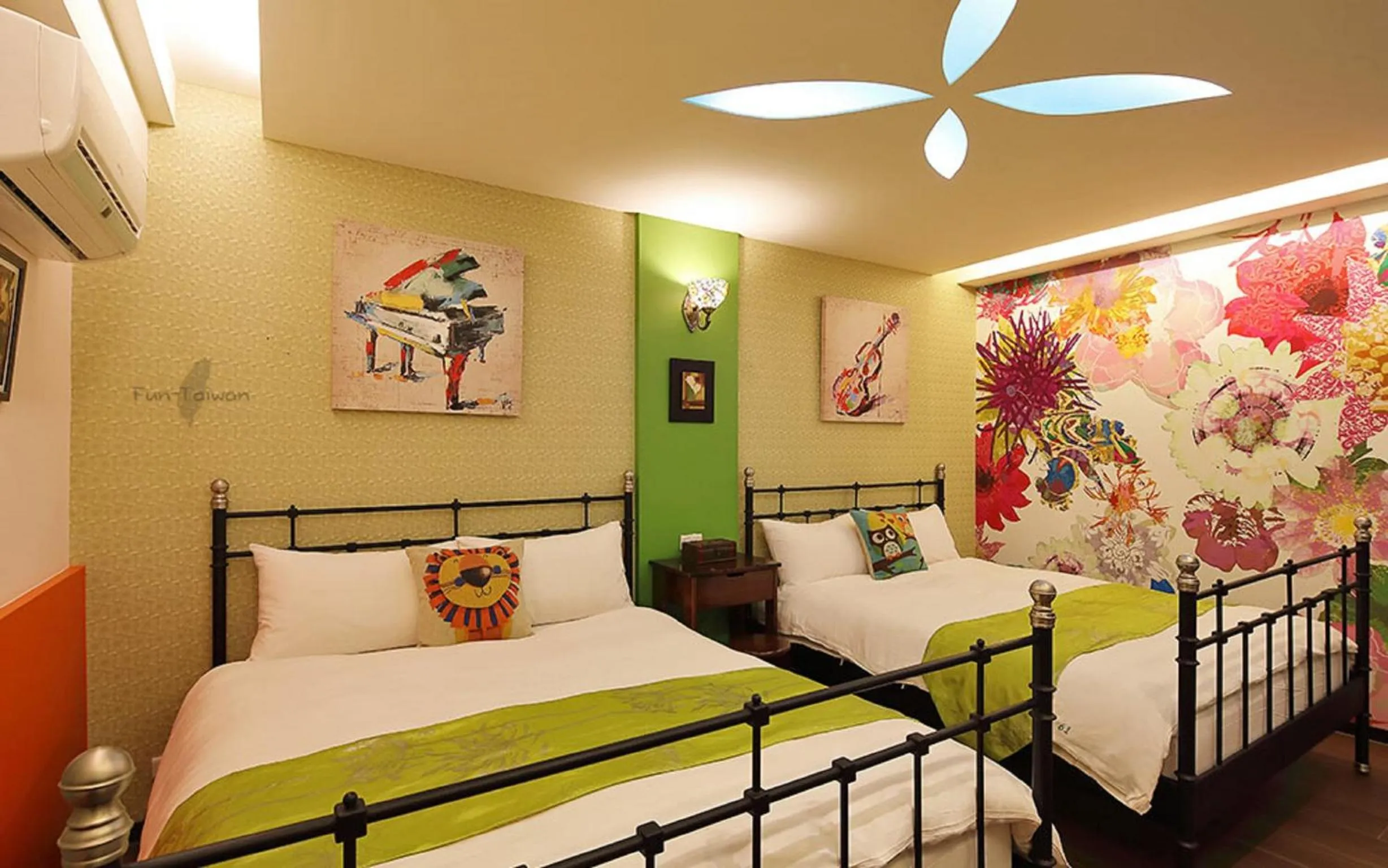 bunk bed, Bed in Park 61