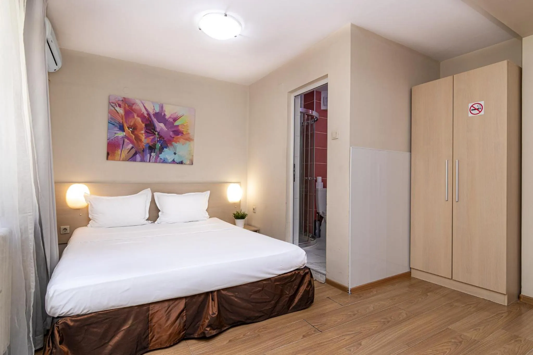 Photo of the whole room, Bed in Family Hotel Madrid