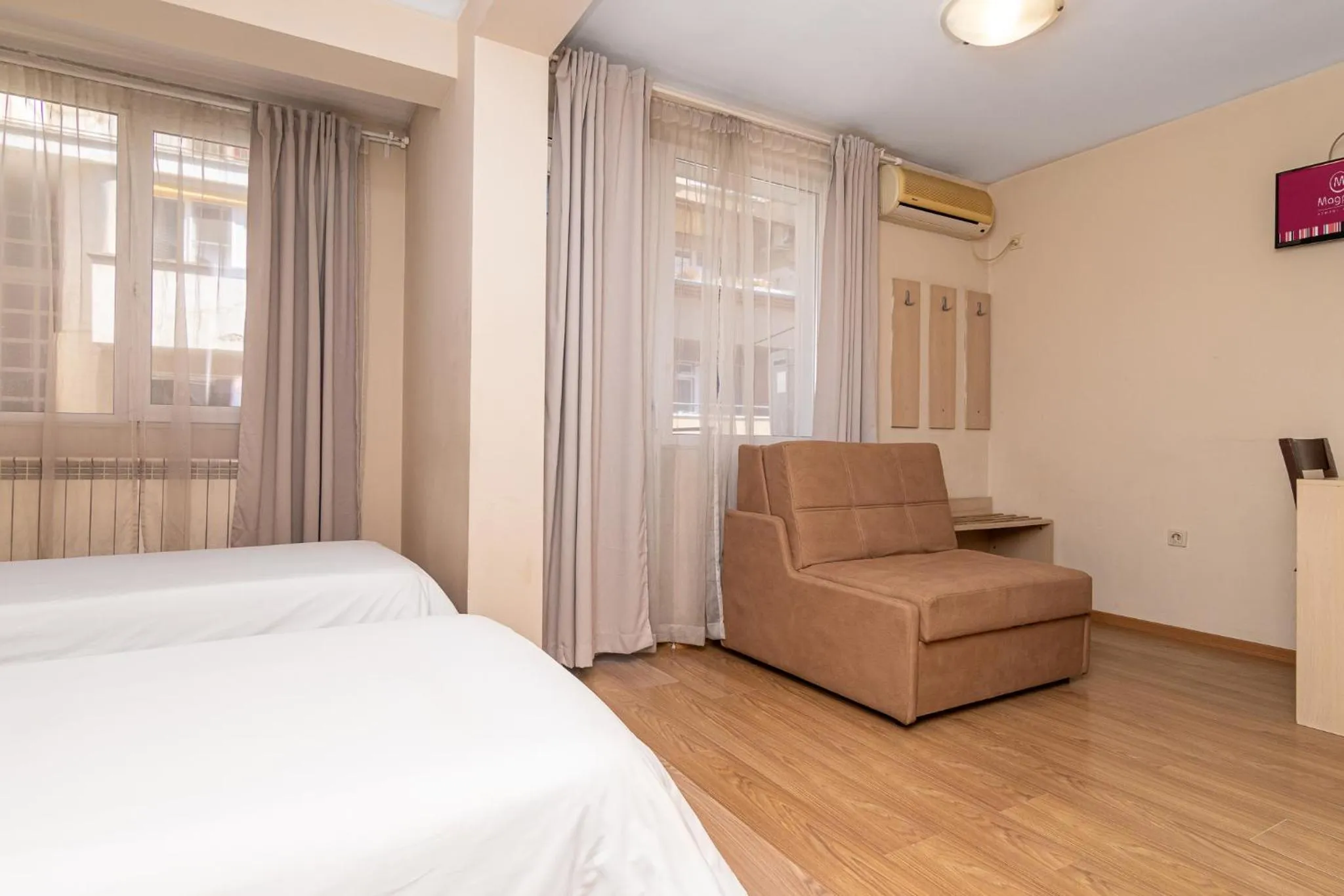 Photo of the whole room, Bed in Family Hotel Madrid