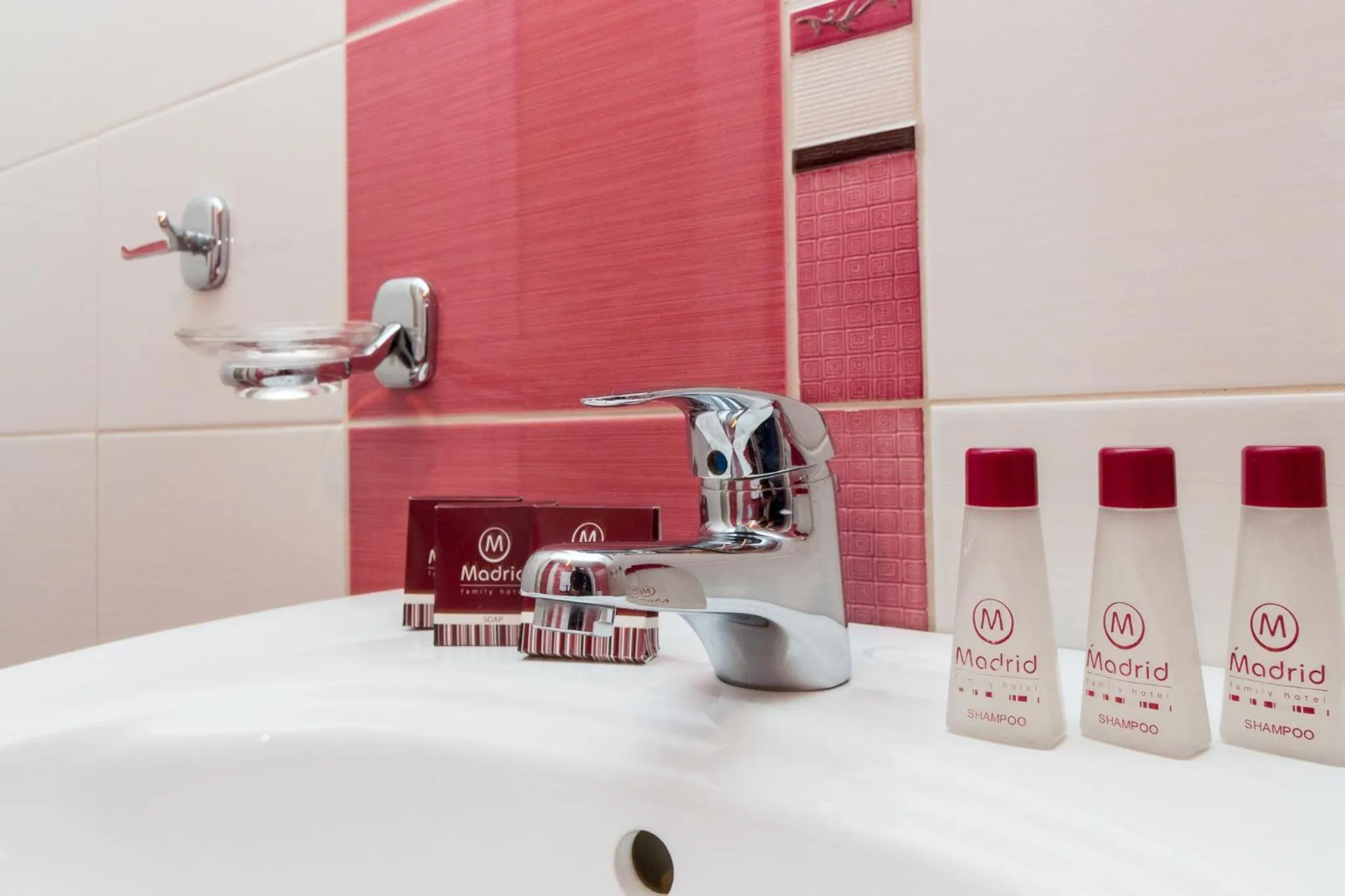 Bathroom in Family Hotel Madrid