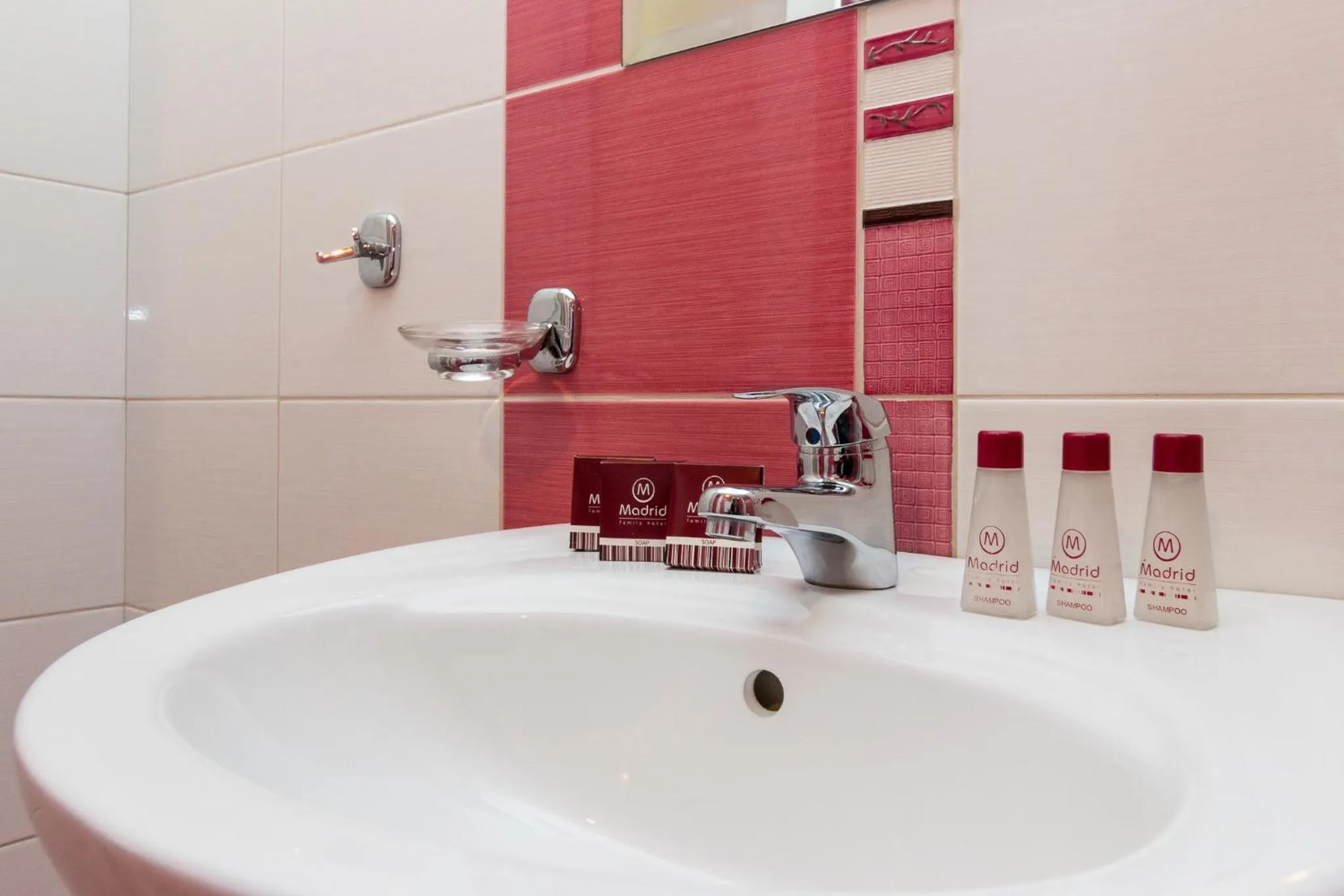 Bathroom in Family Hotel Madrid