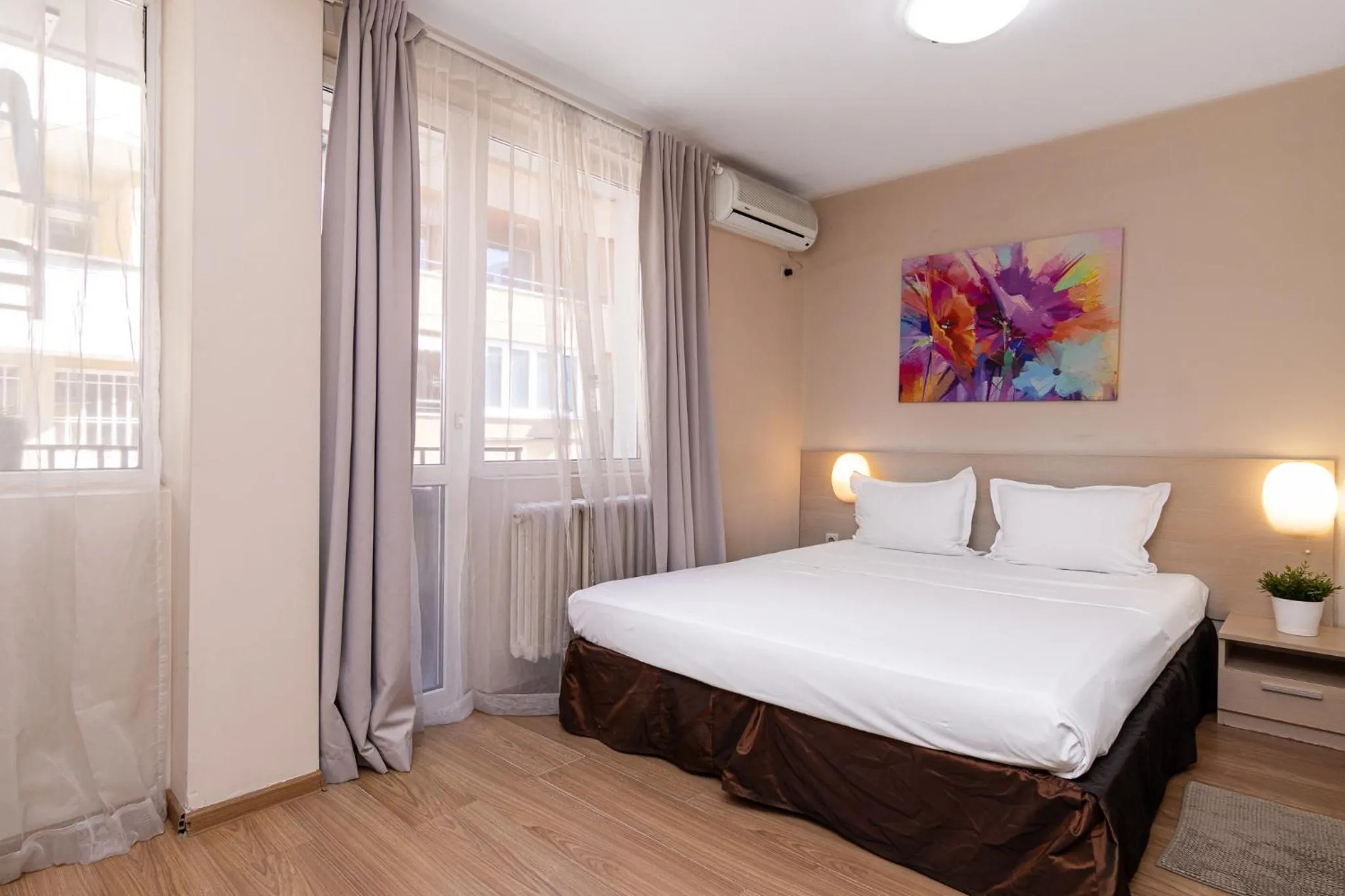 Photo of the whole room, Bed in Family Hotel Madrid