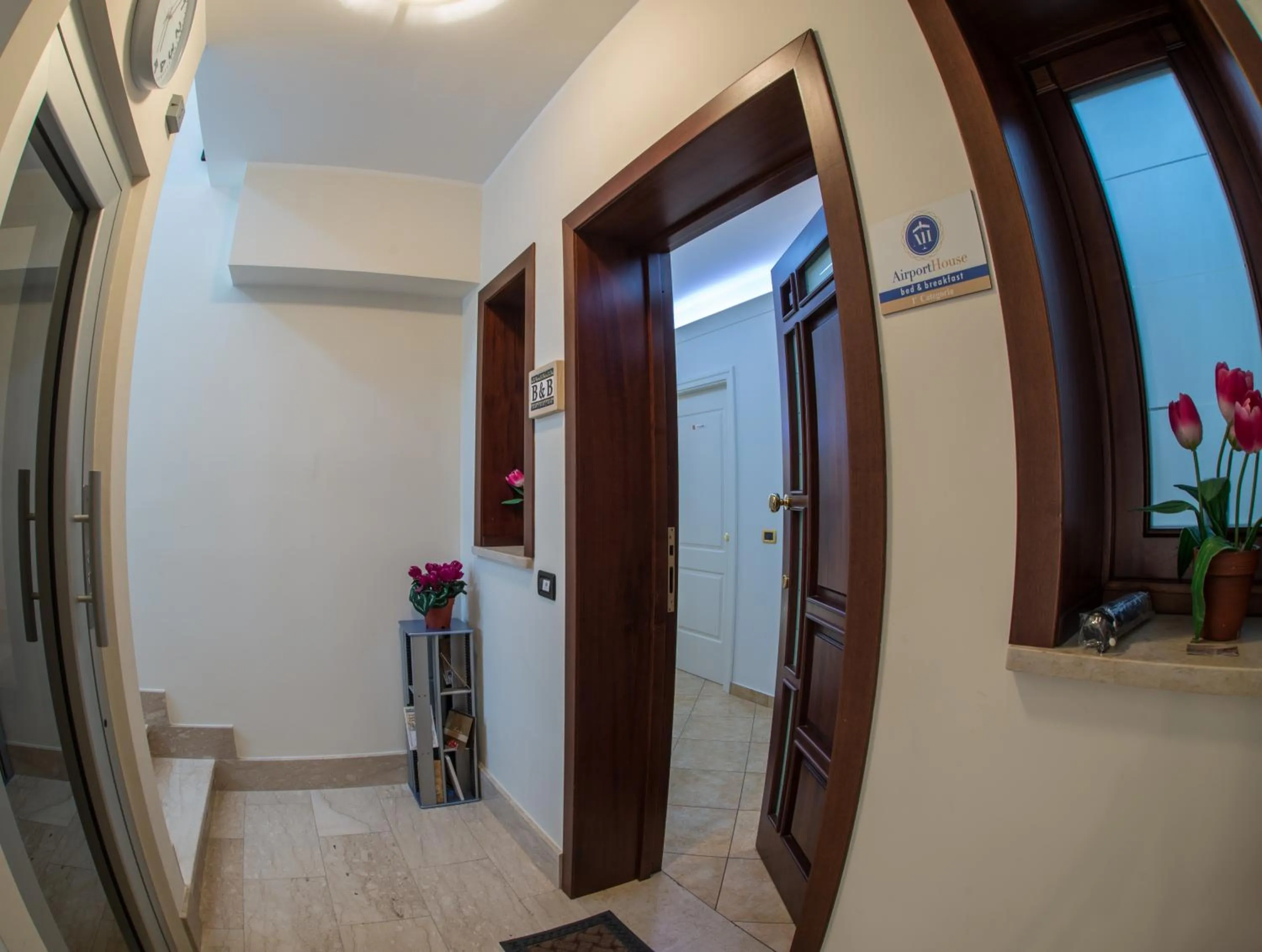 Patio in Airport House B&B