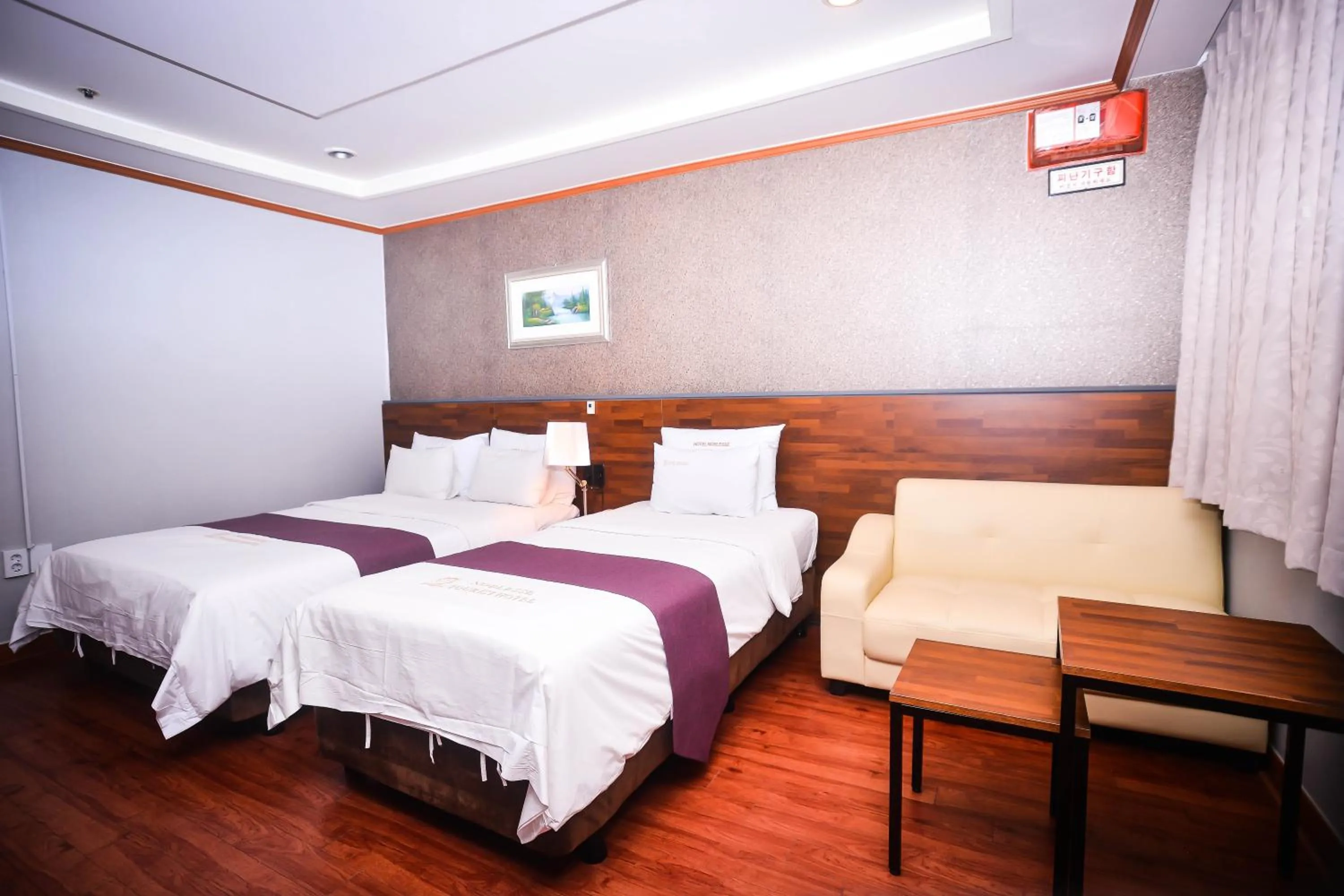 Bed in Hotel Noblesse