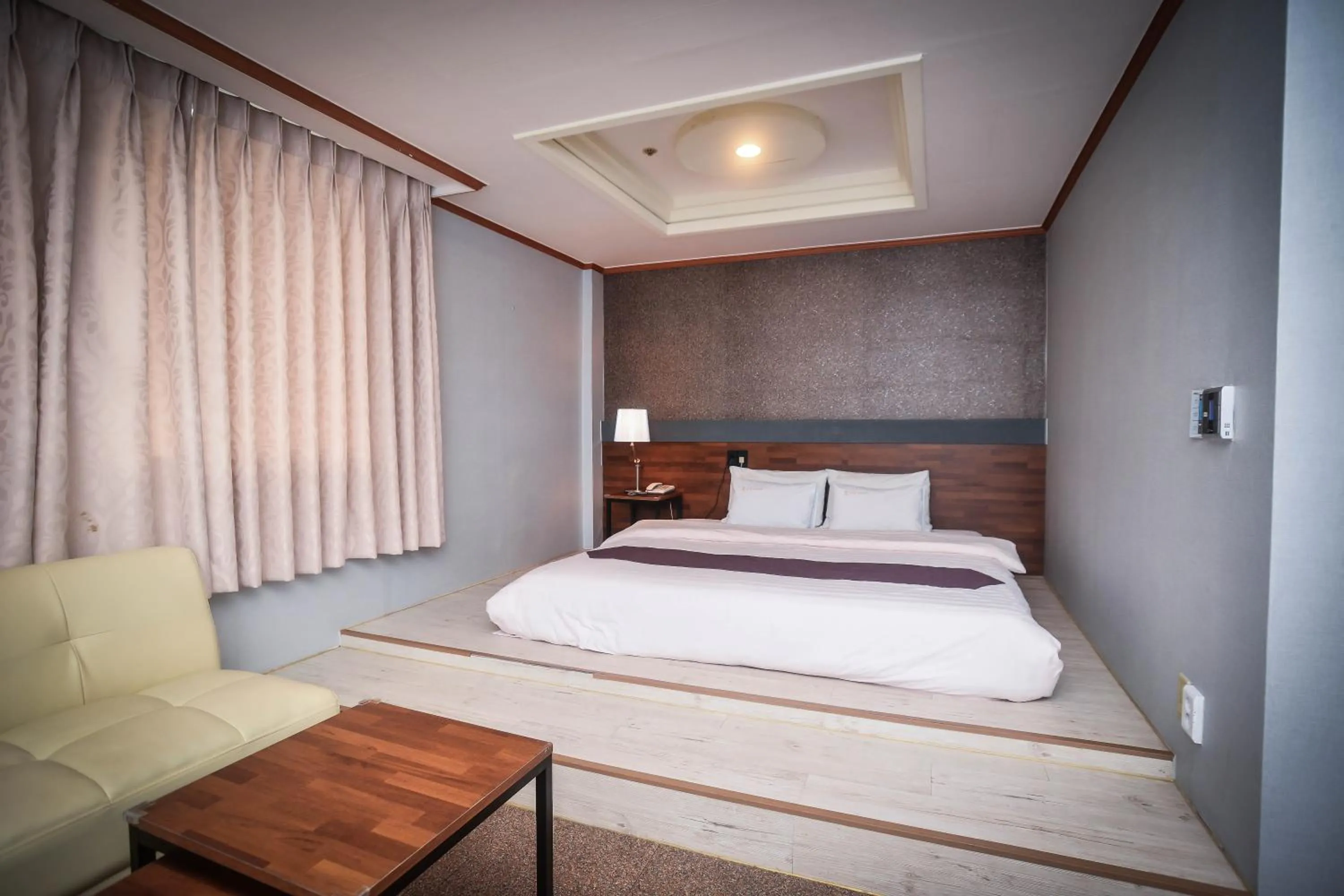 Bed in Hotel Noblesse