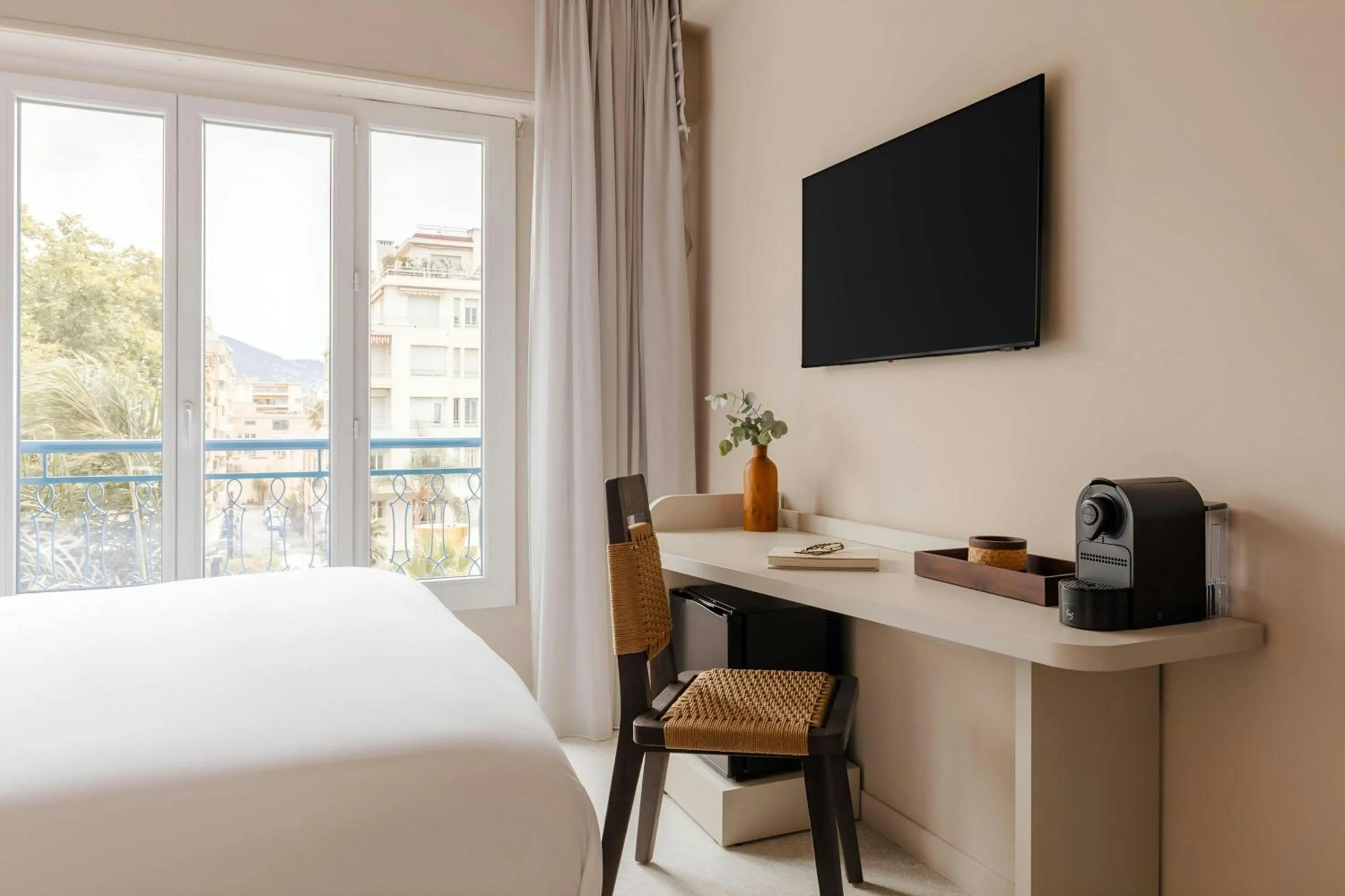 Bedroom, Bed in Yelo Promenade Hotel, Sonder Hotel by Marriott Bonvoy