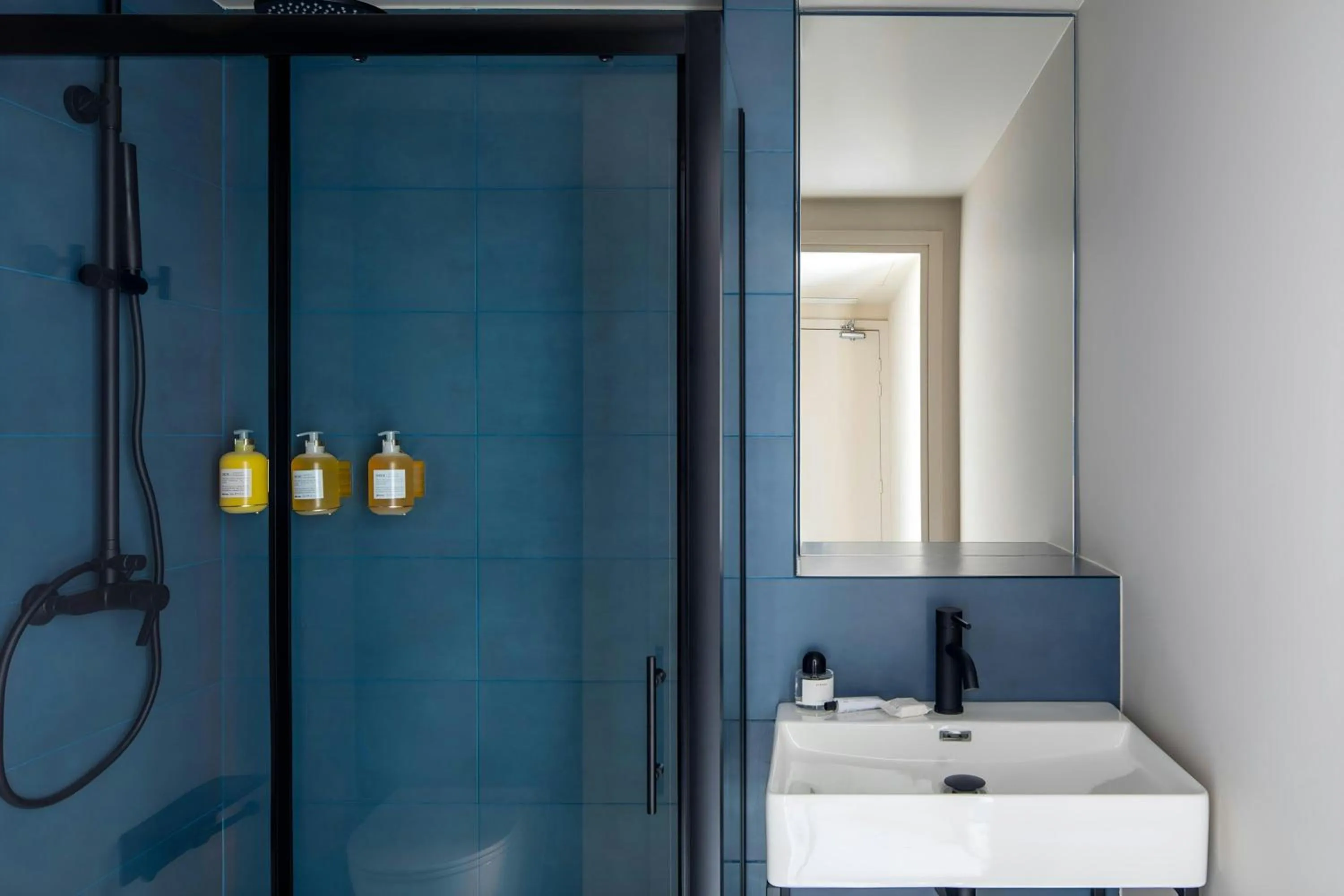 Bathroom in Yelo Promenade Hotel, Sonder Hotel by Marriott Bonvoy