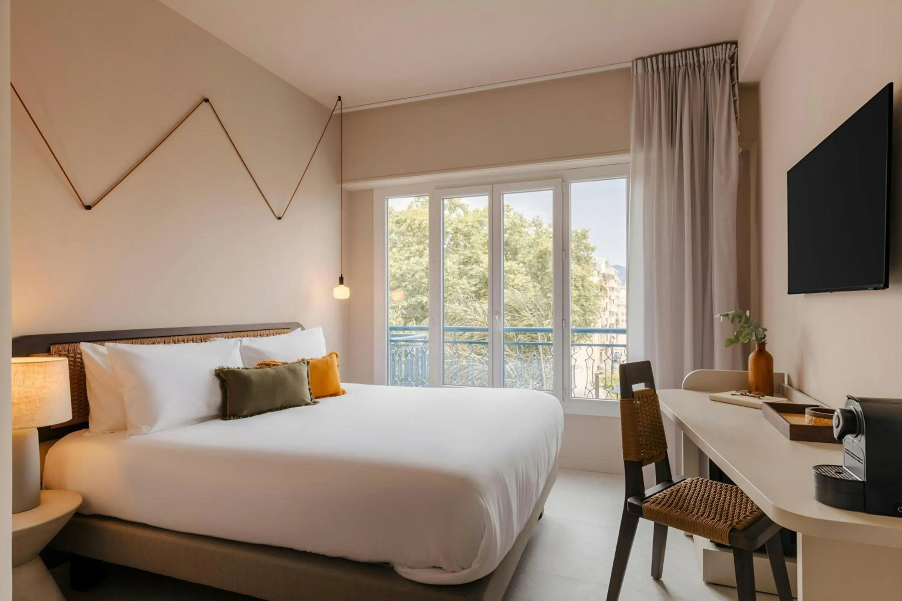 Bedroom, Bed in Yelo Promenade Hotel, Sonder Hotel by Marriott Bonvoy