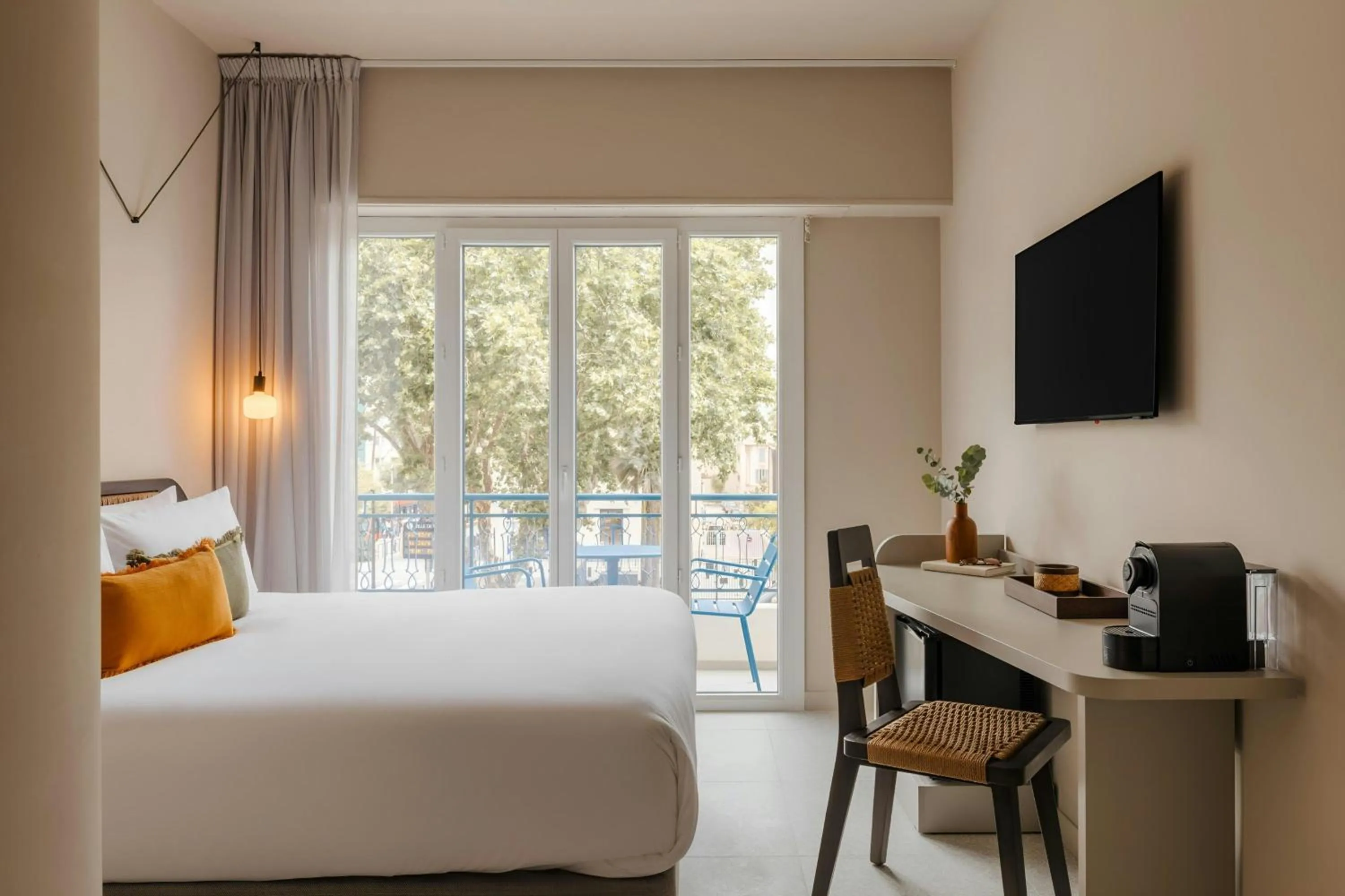 Bedroom, Bed in Yelo Promenade Hotel, Sonder Hotel by Marriott Bonvoy