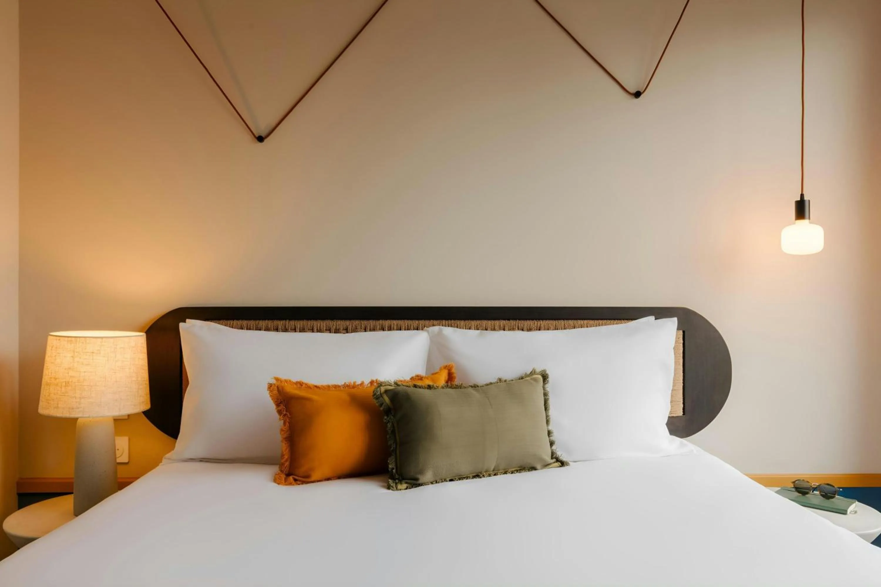 Bedroom, Bed in Yelo Promenade Hotel, Sonder Hotel by Marriott Bonvoy