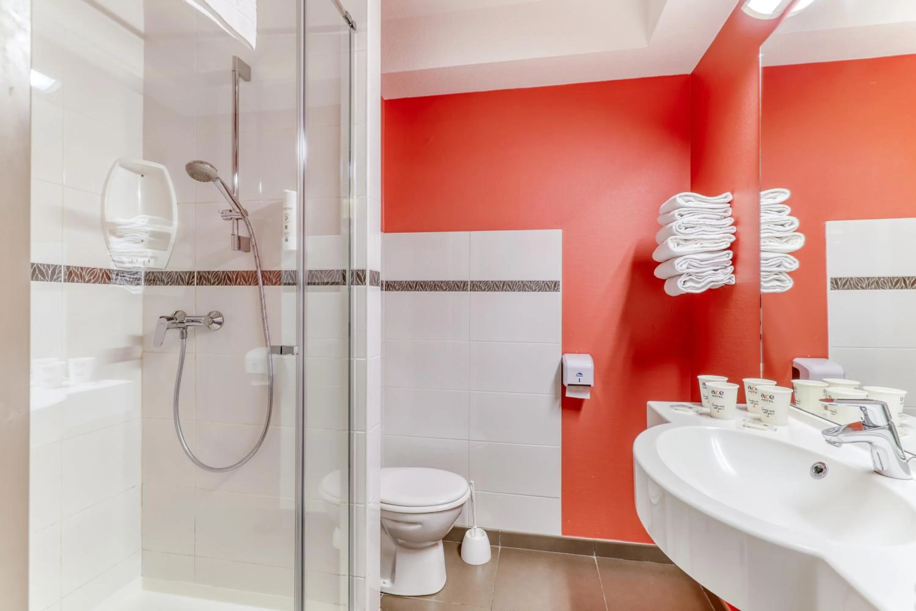 Bathroom in Ace Hotel Montluçon