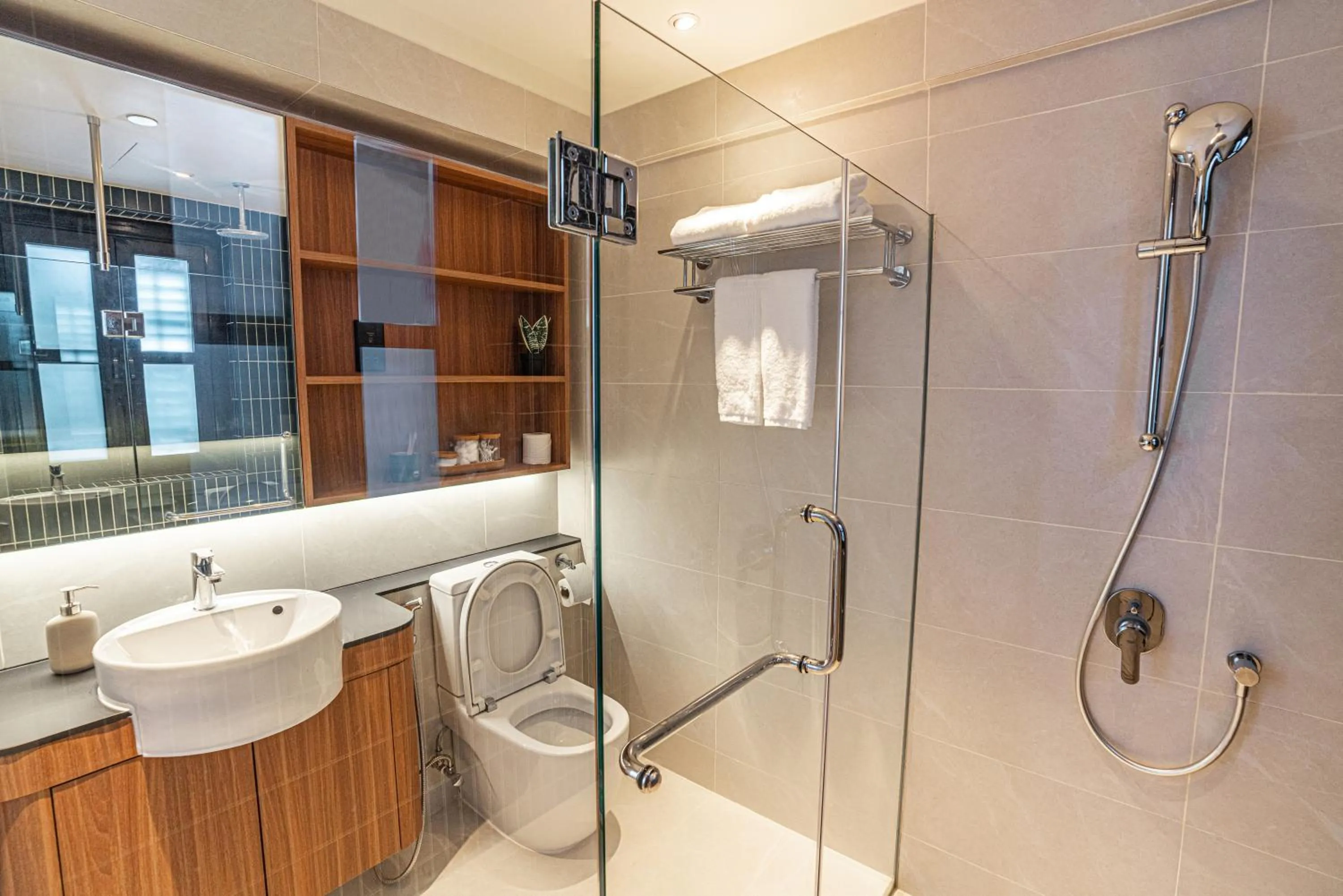 Toilet in Weave Suites - Midtown