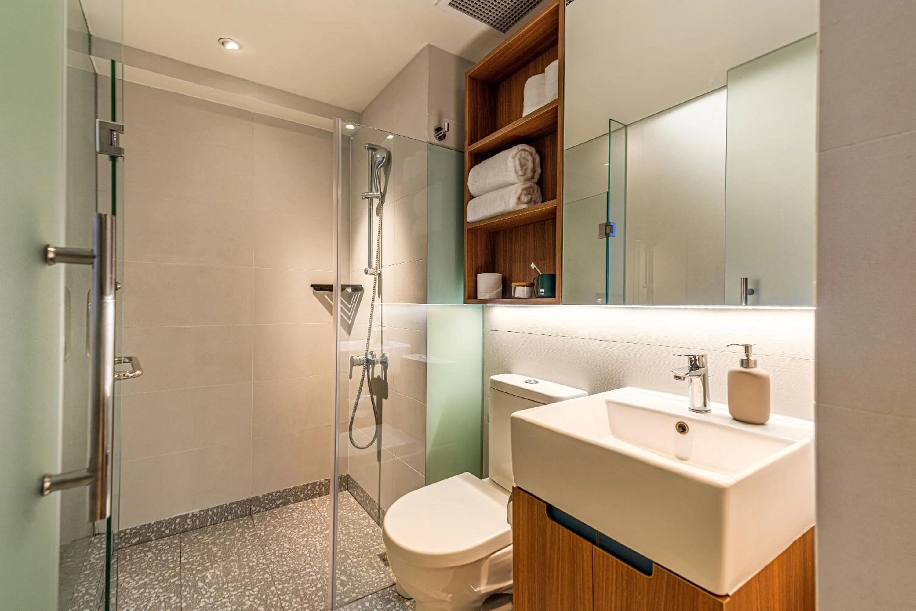 Toilet in Weave Suites - Midtown