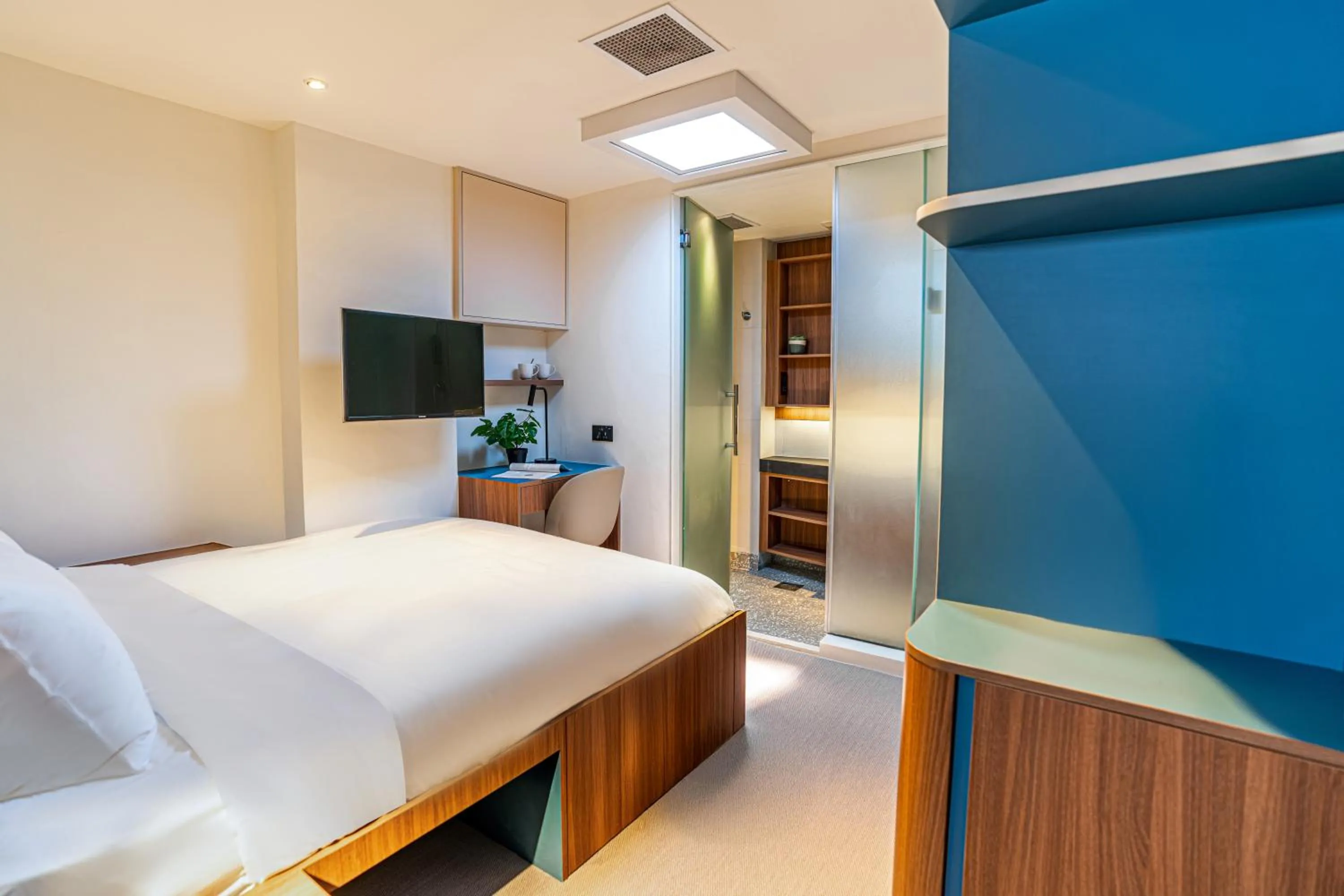 Bed in Weave Suites - Midtown