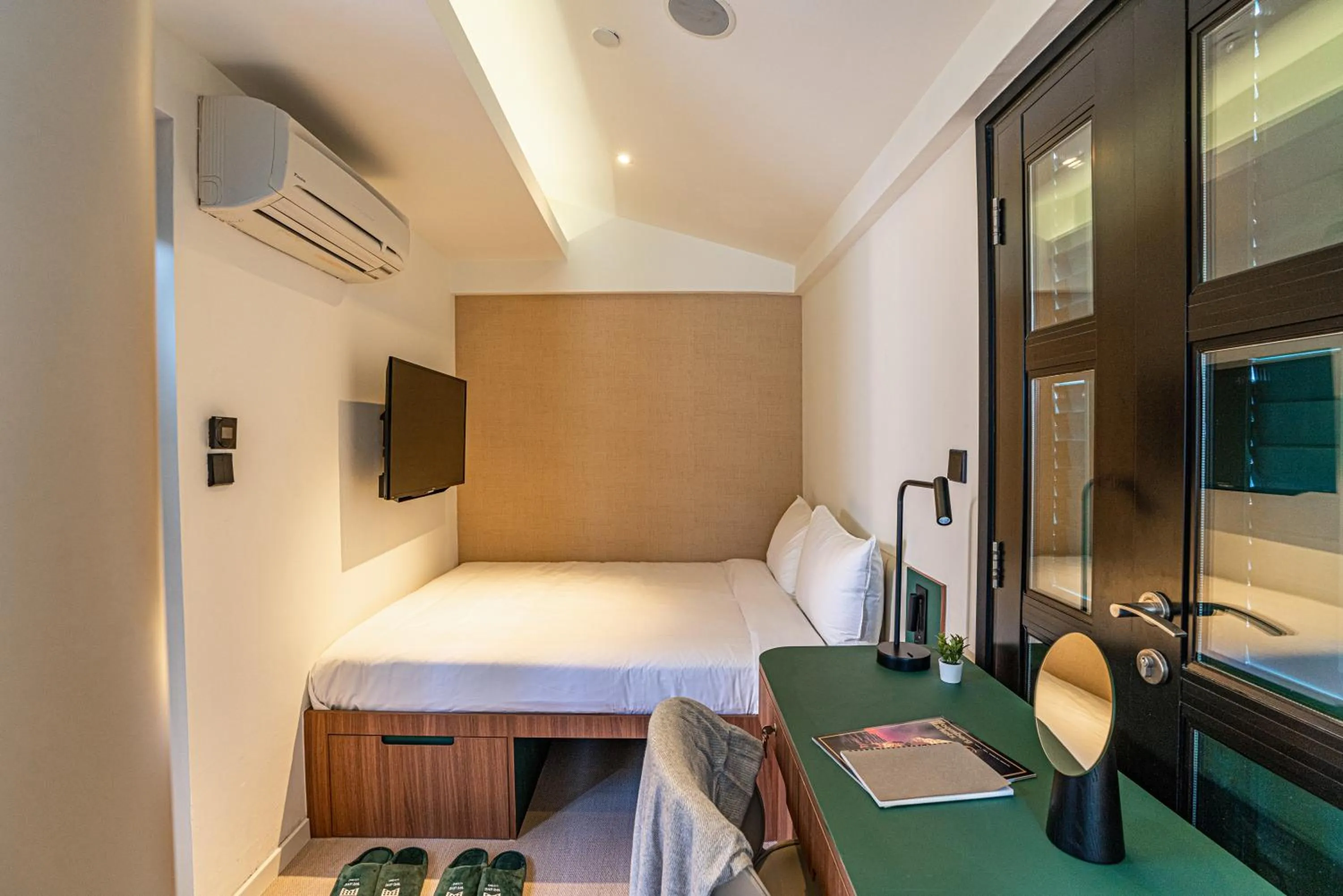 Bed in Weave Suites - Midtown