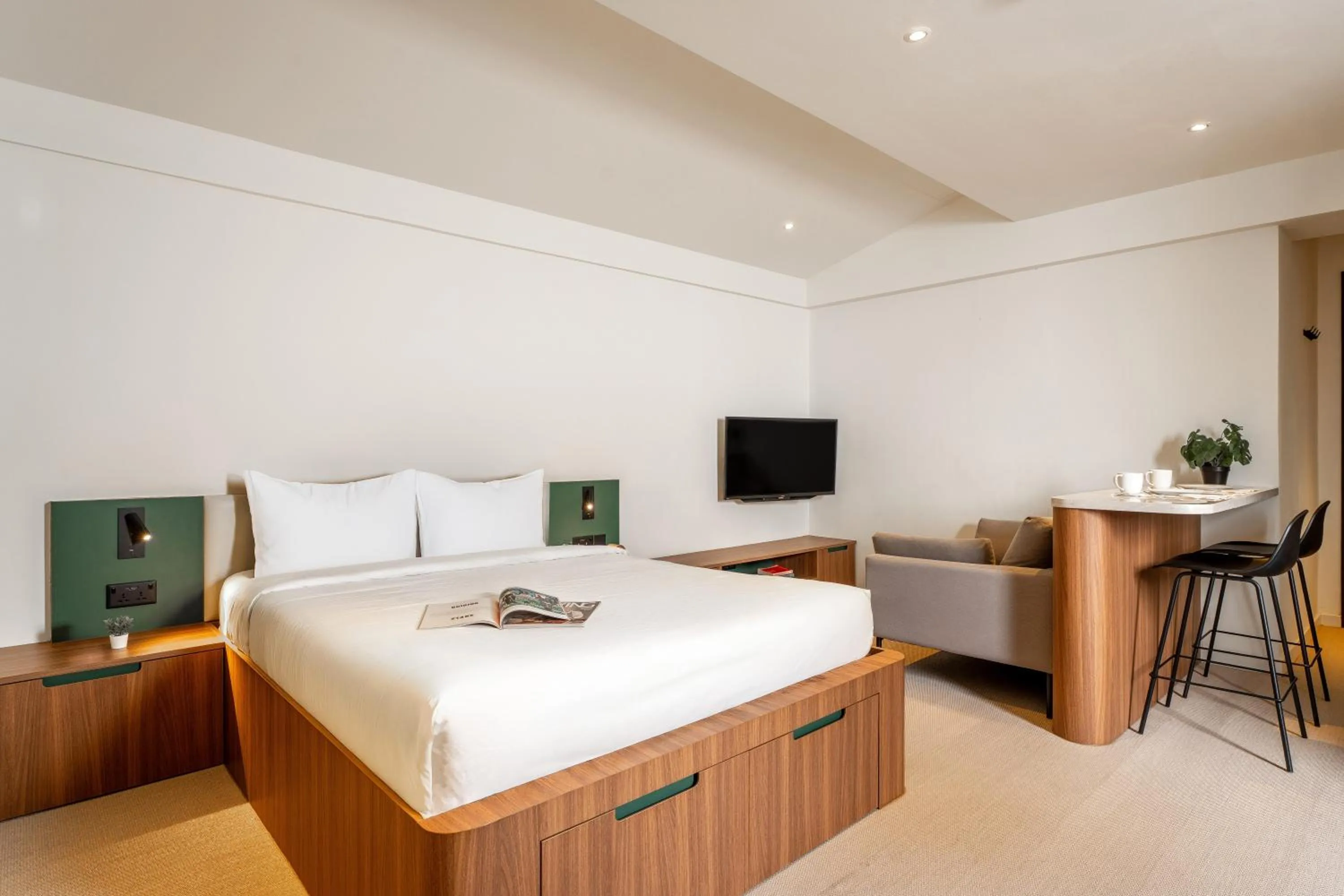 Bed in Weave Suites - Midtown