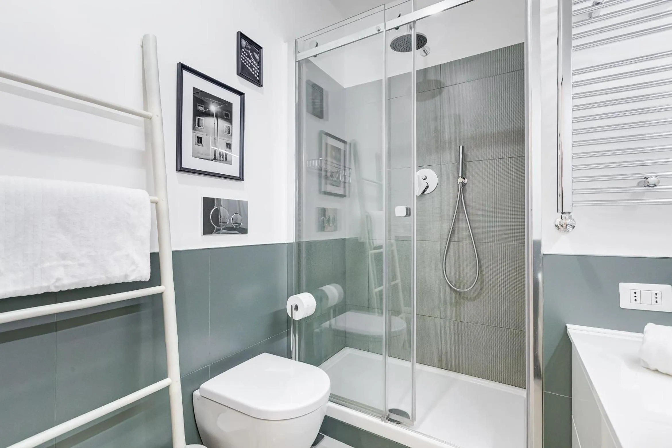 Shower in Colosseo Exclusive House by Premium Suites Collection