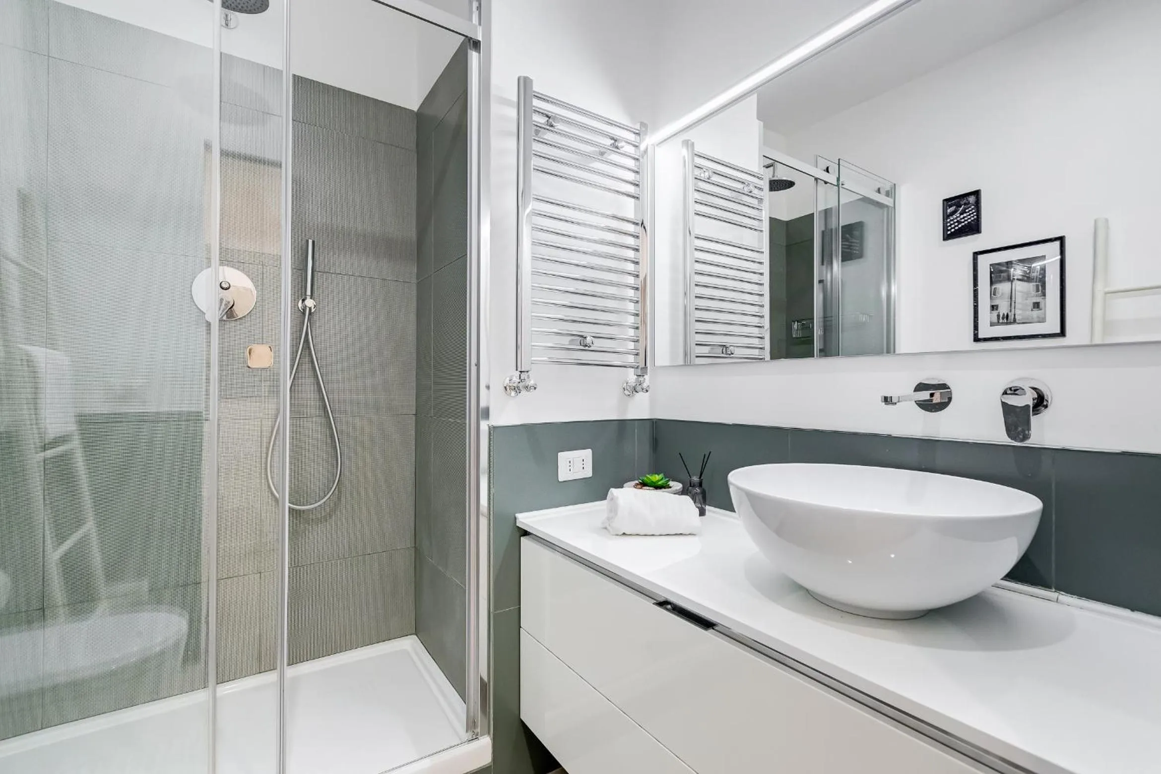 Shower in Colosseo Exclusive House by Premium Suites Collection