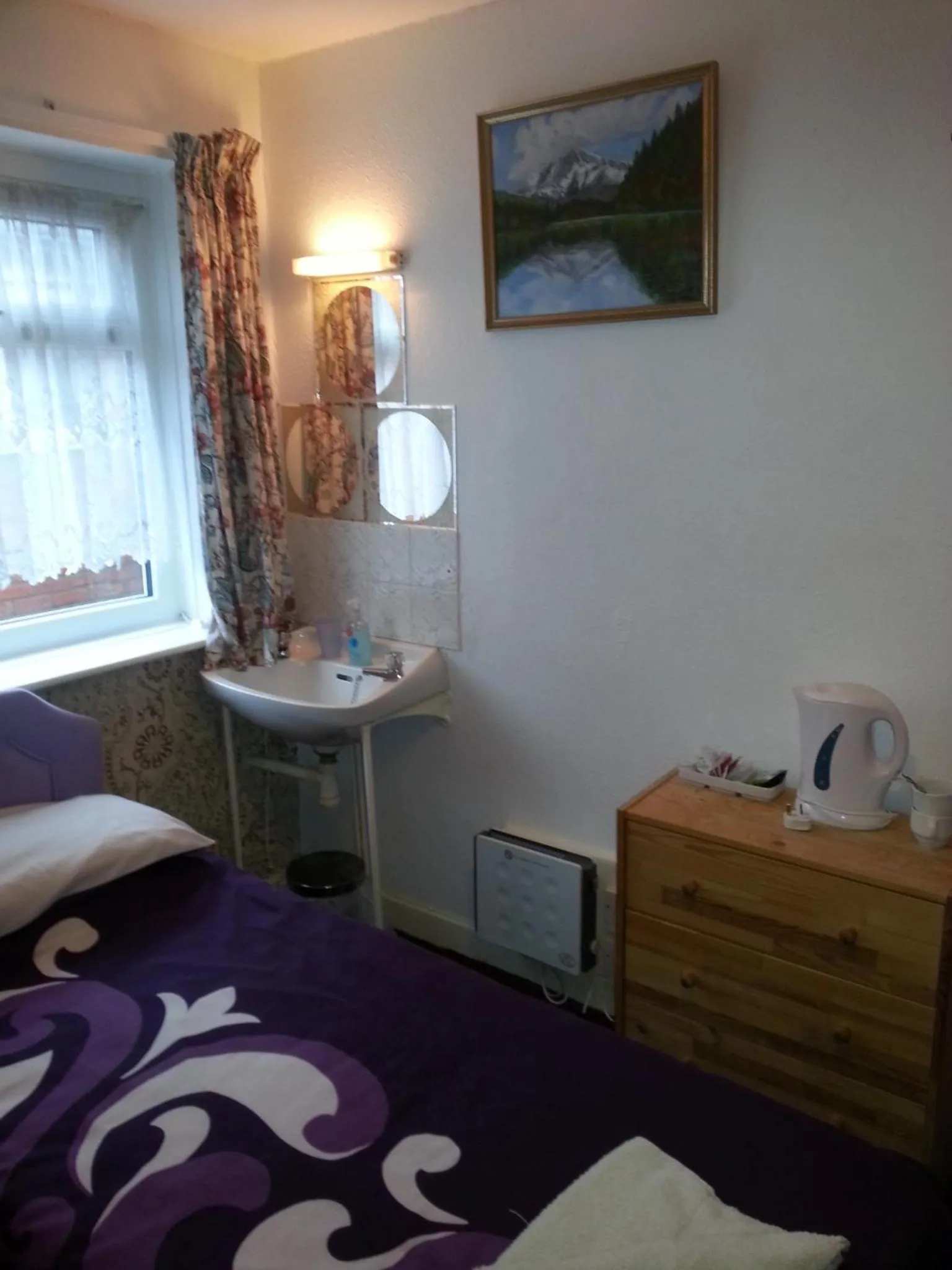 Decorative detail, Bed in Jesmond International Hotel