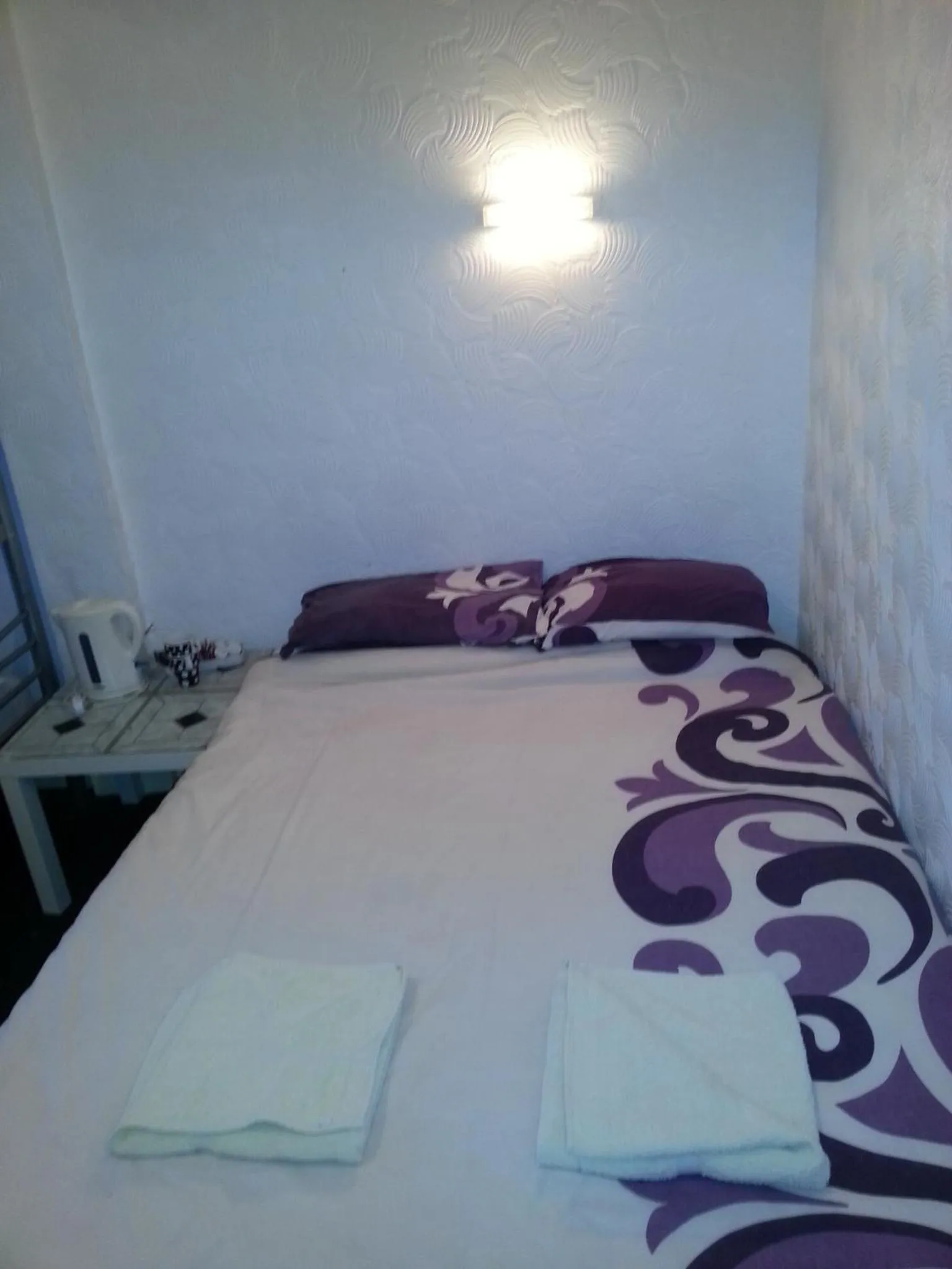 Bed in Jesmond International Hotel