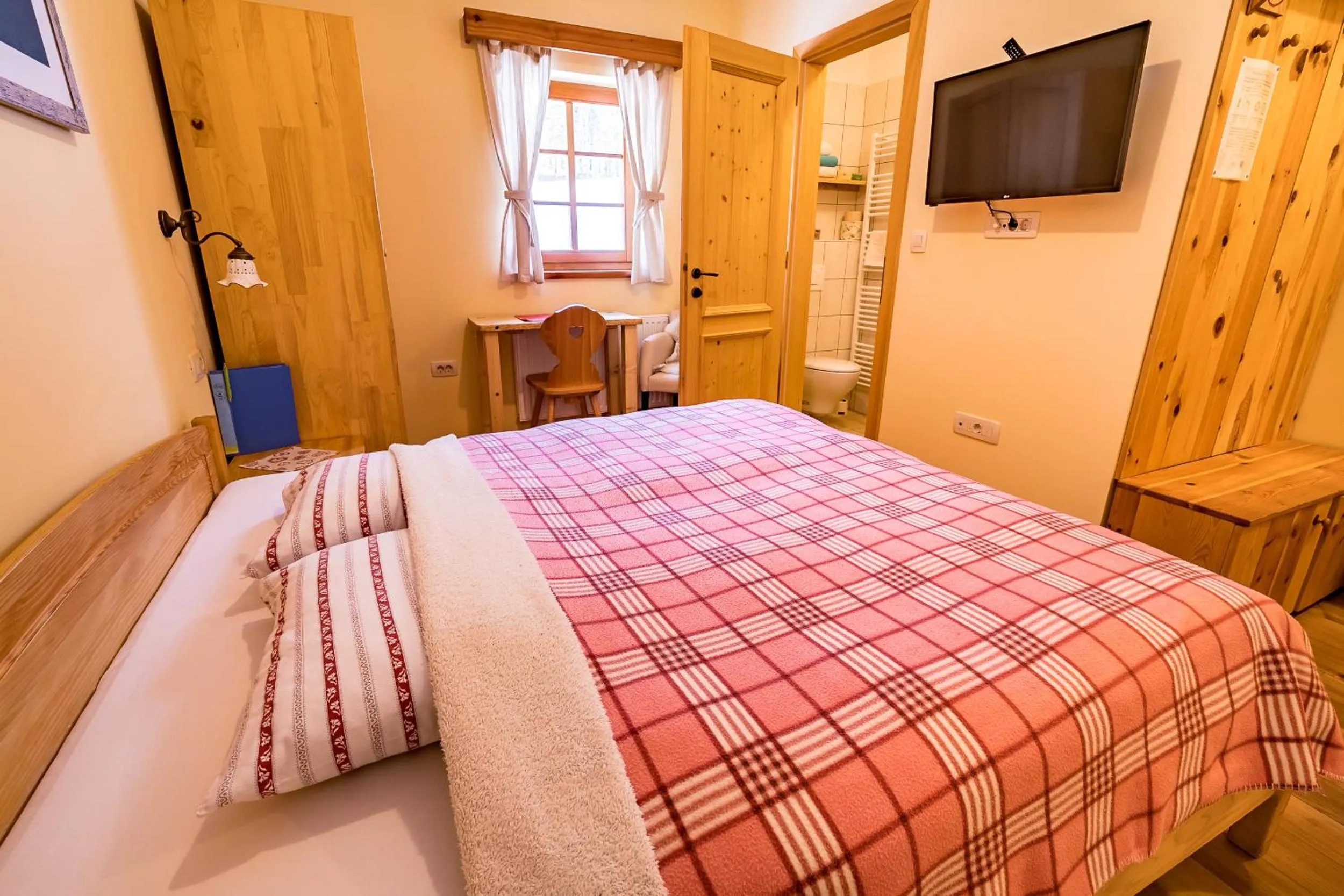 Bed in Tourist Farm Šenkova Domačija