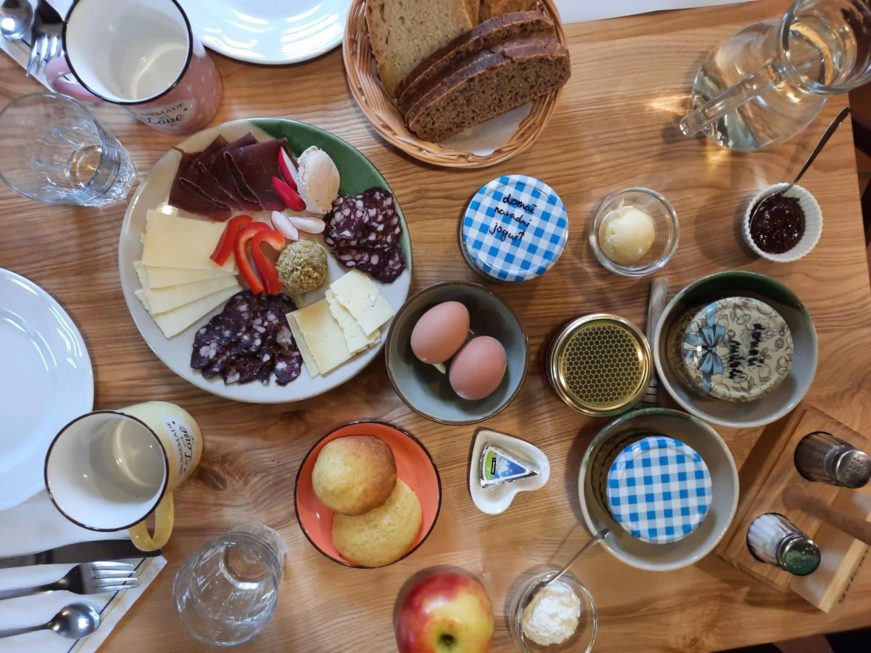 Breakfast in Tourist Farm Šenkova Domačija