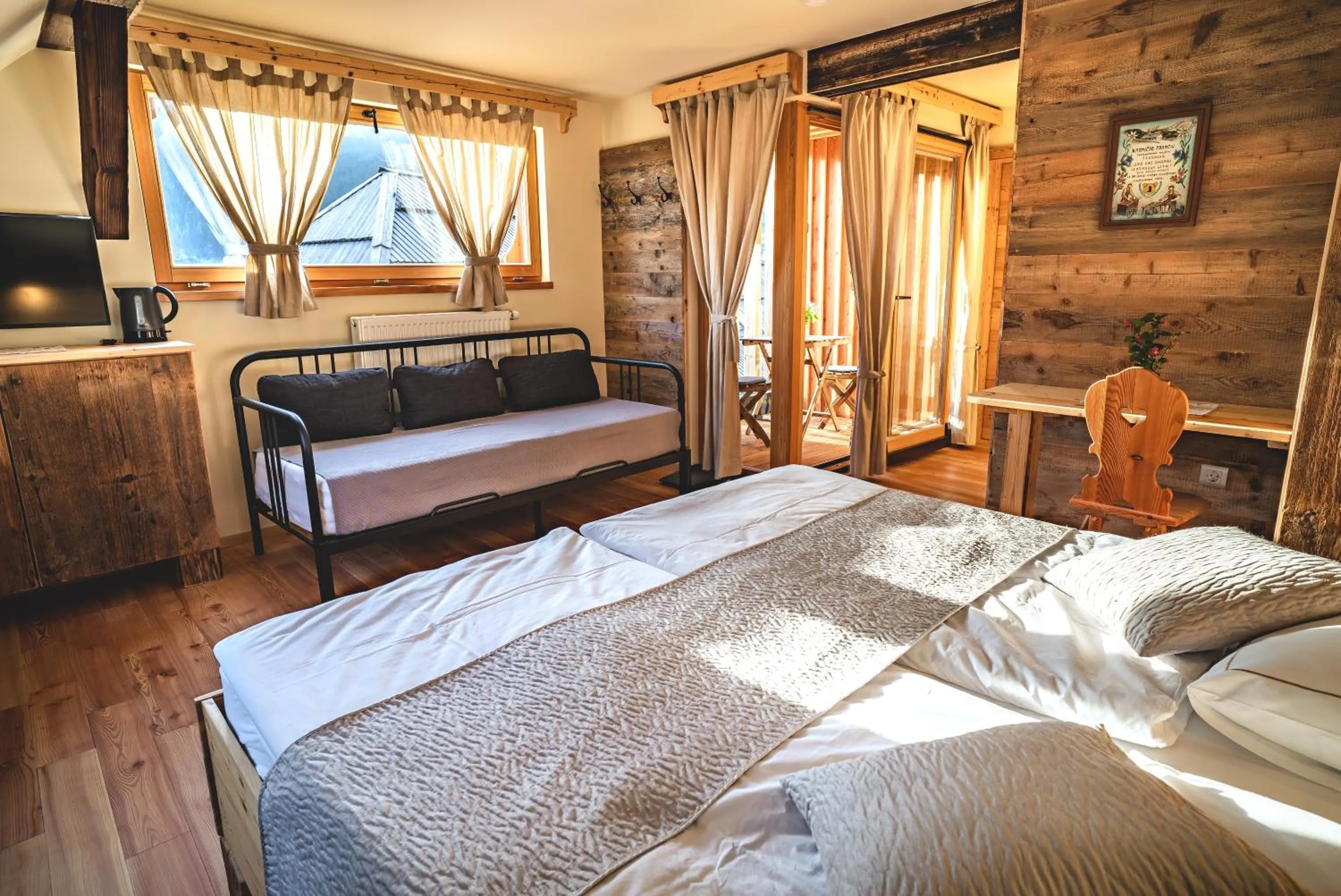 Patio, Bed in Tourist Farm Šenkova Domačija