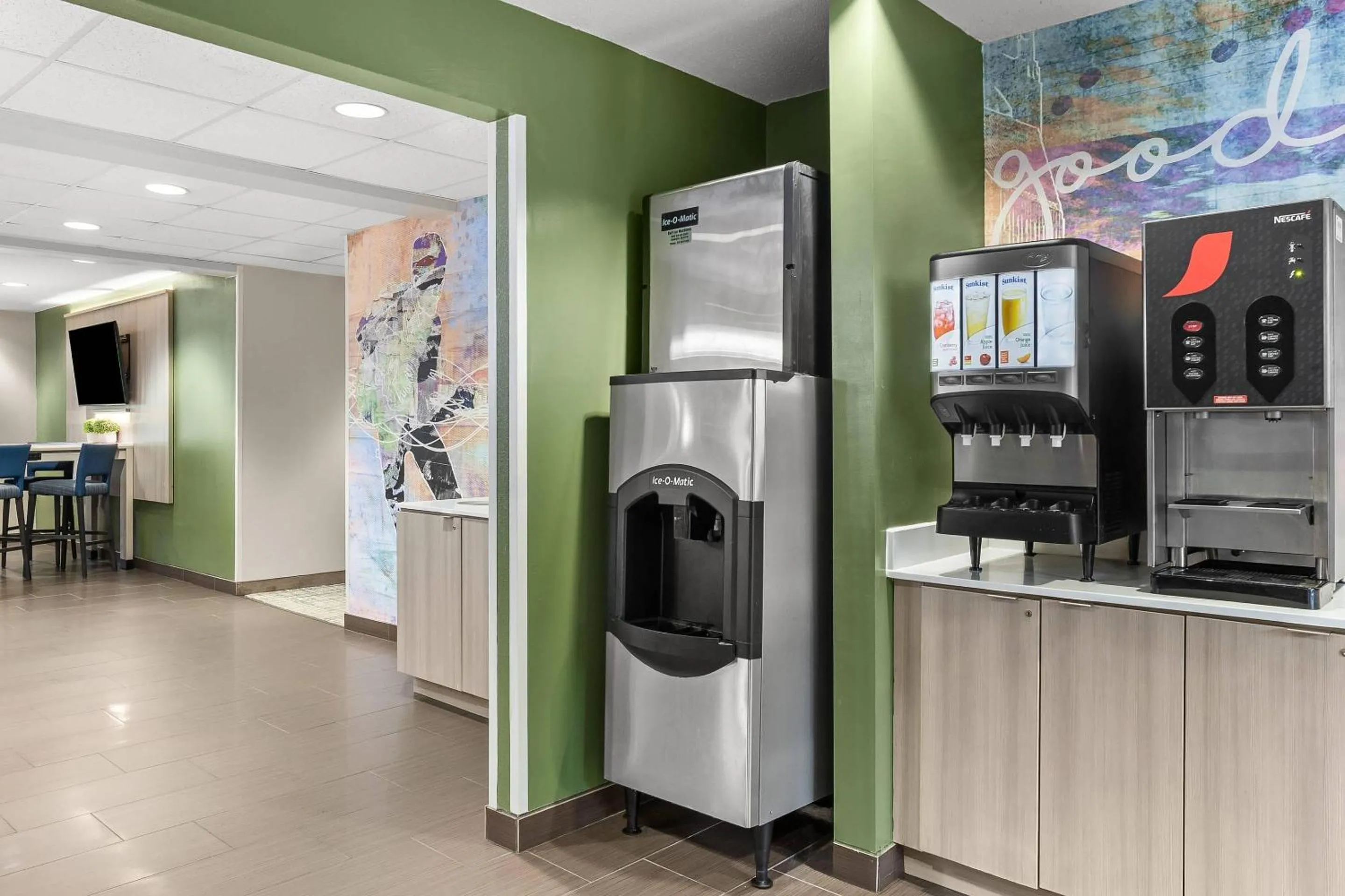 Breakfast in Quality Inn & Suites Nashville - Bellevue