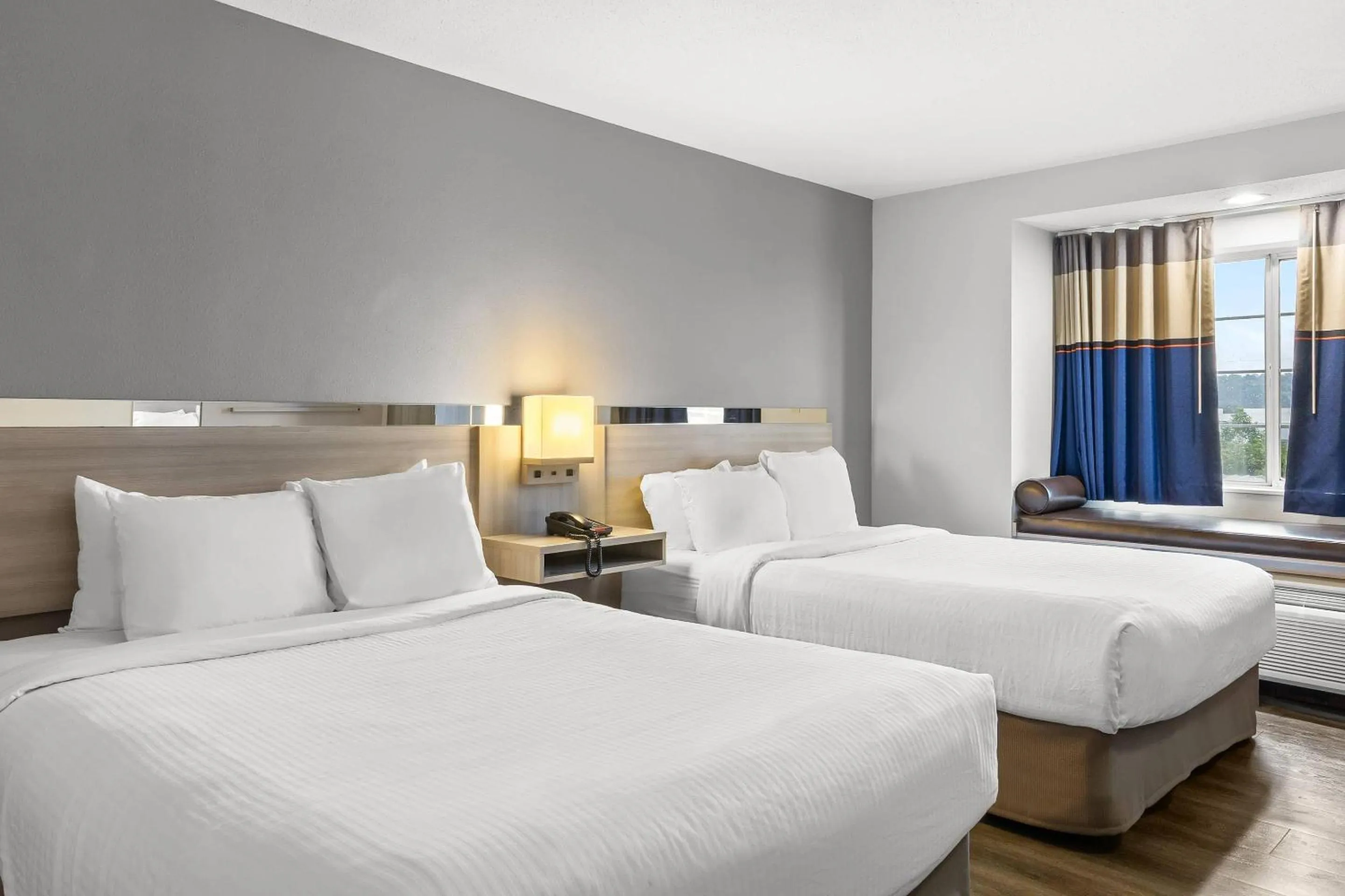 Bedroom, Bed in Quality Inn & Suites Nashville - Bellevue