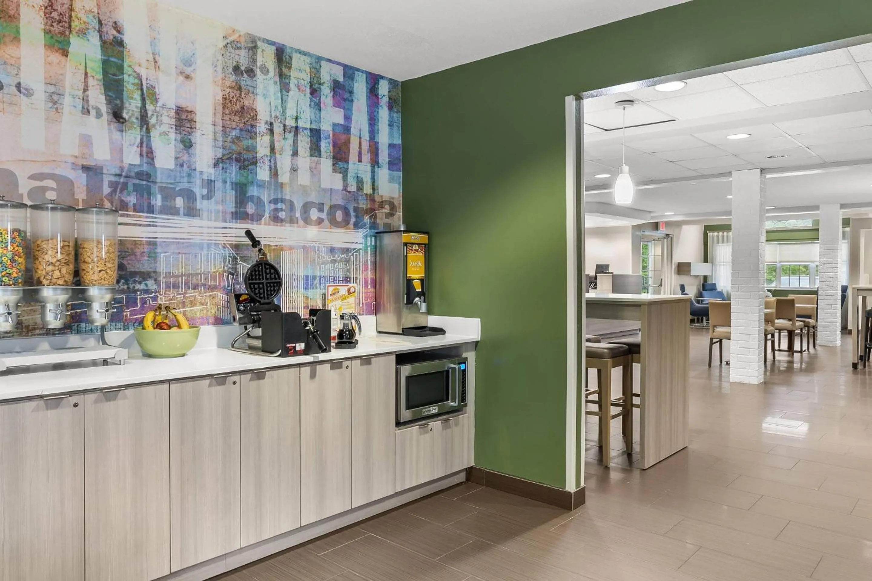 Breakfast in Quality Inn & Suites Nashville - Bellevue