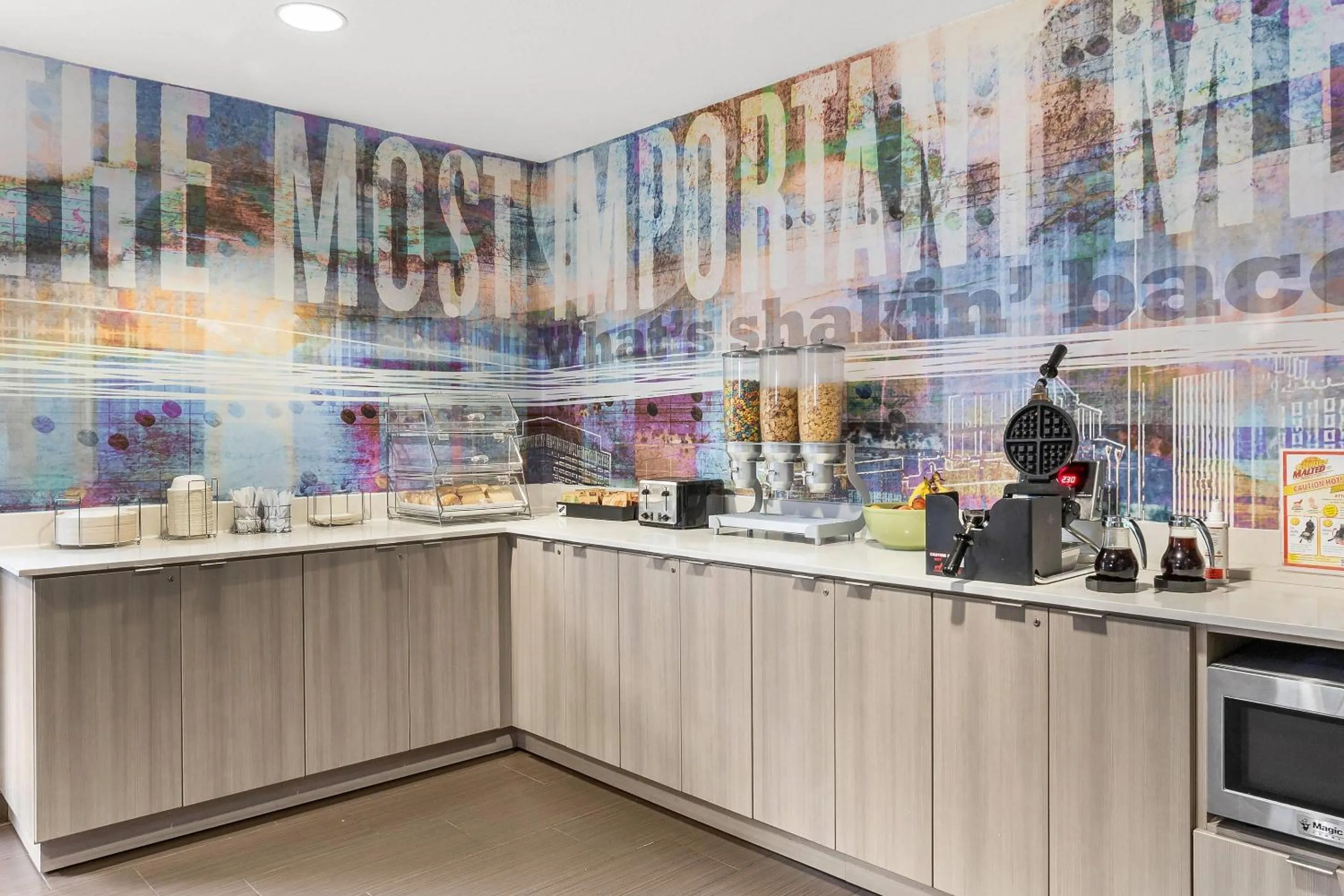 Breakfast in Quality Inn & Suites Nashville - Bellevue