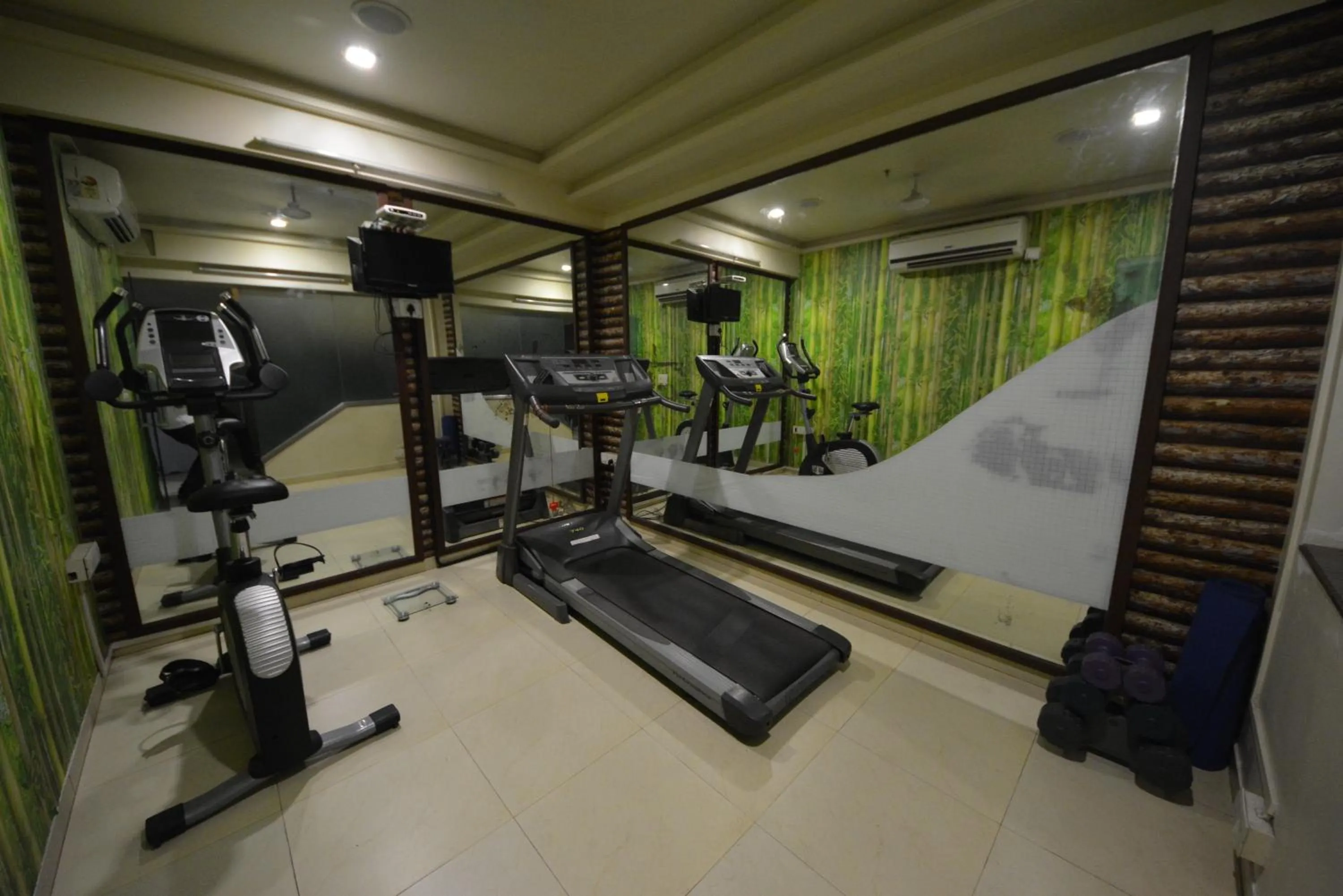 Fitness centre/facilities in The Legend Inn @Nagpur