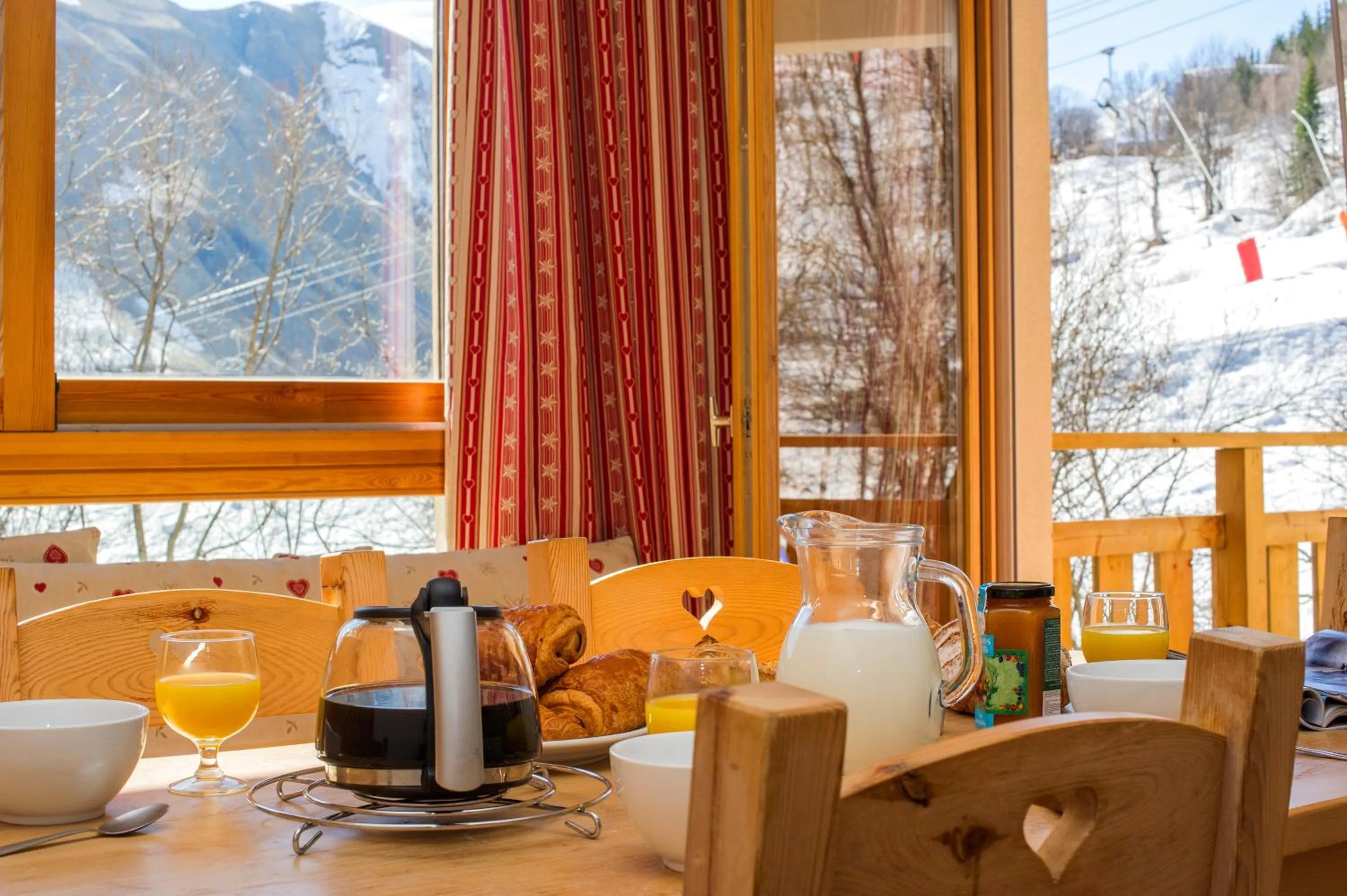 Mountain view in Résidence Goélia Le Balcon des Neiges